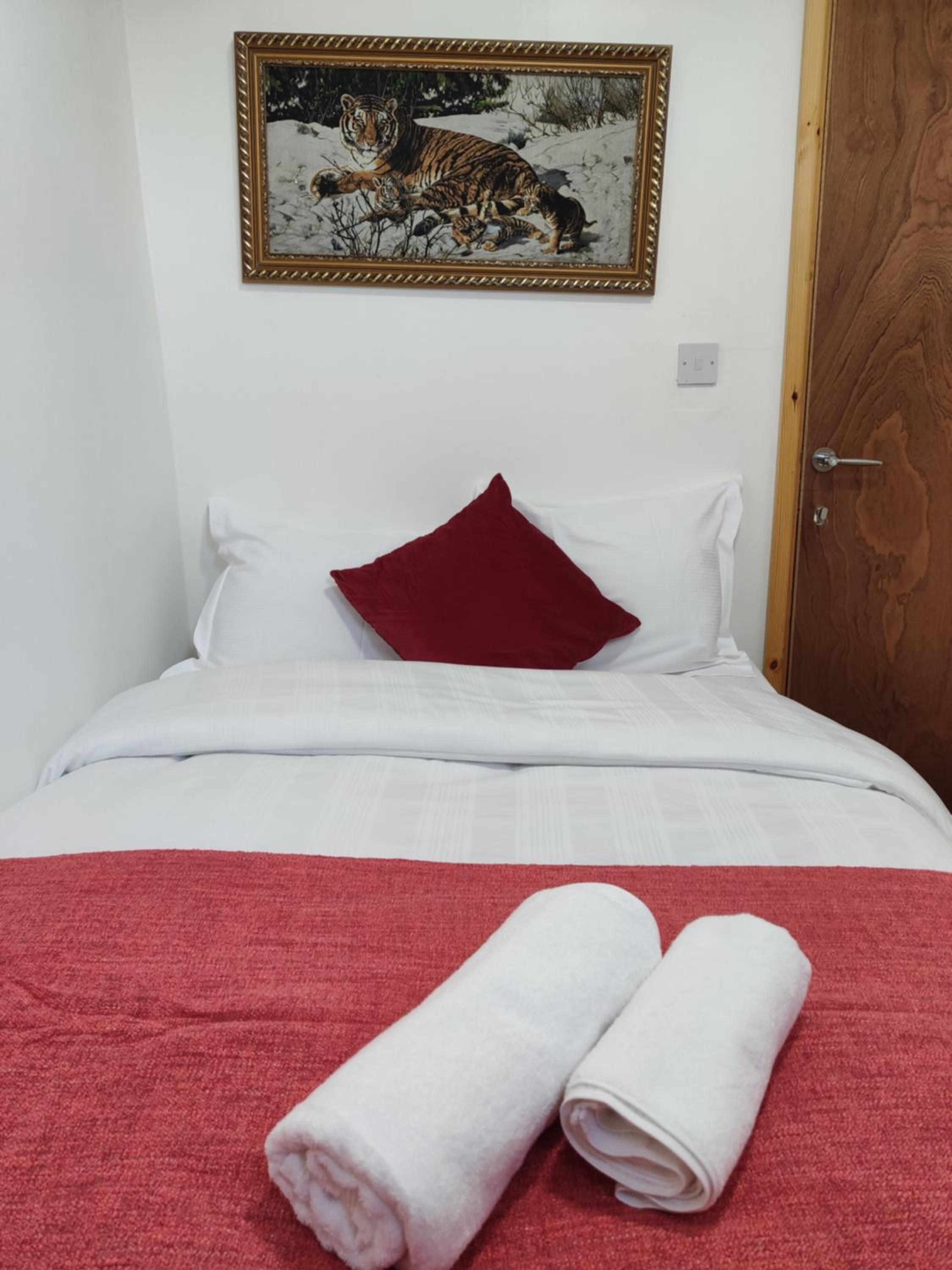 Tower Bridge Roomzzzz BnB