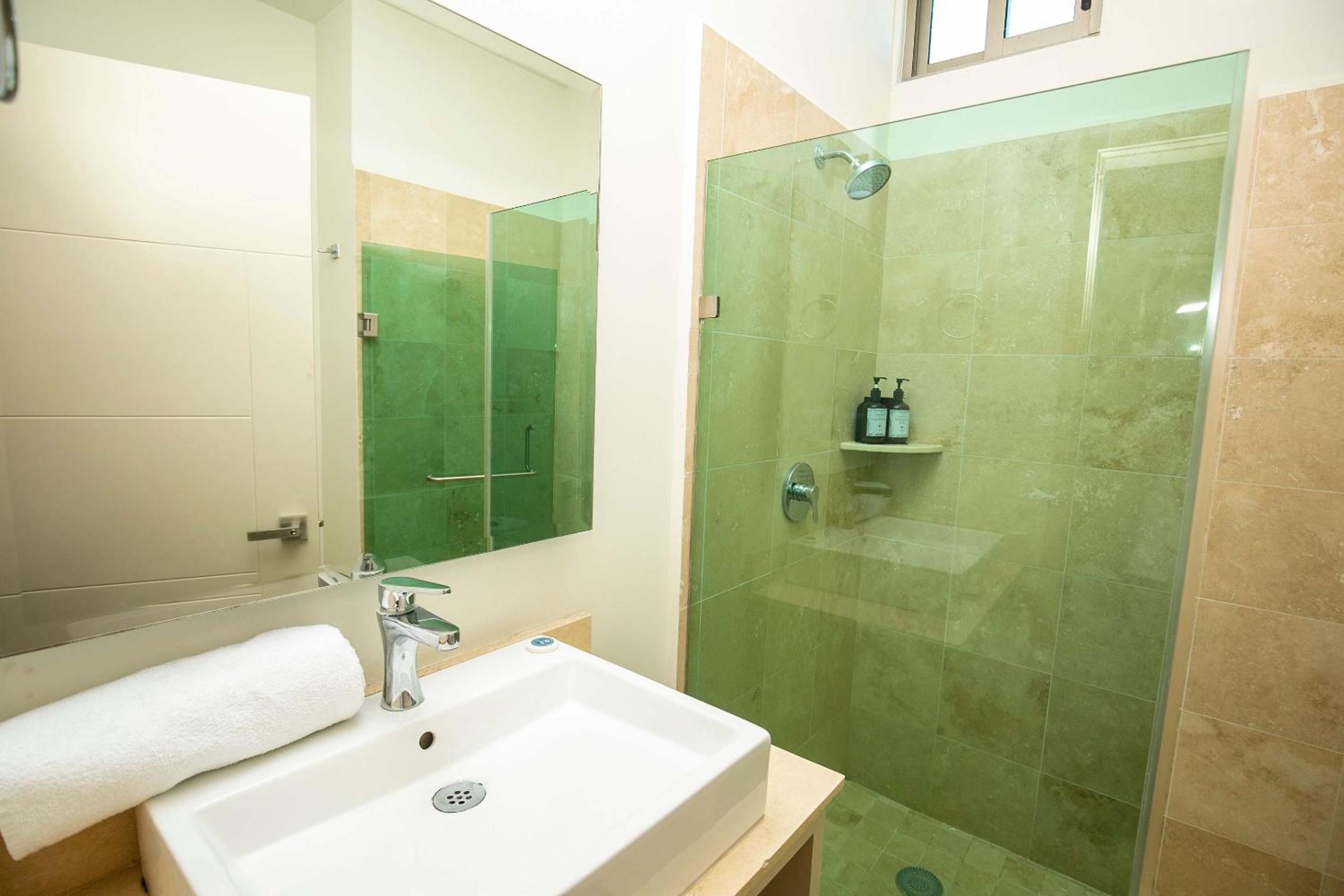 Elegant Condo at Playa Brujas with Ocean View