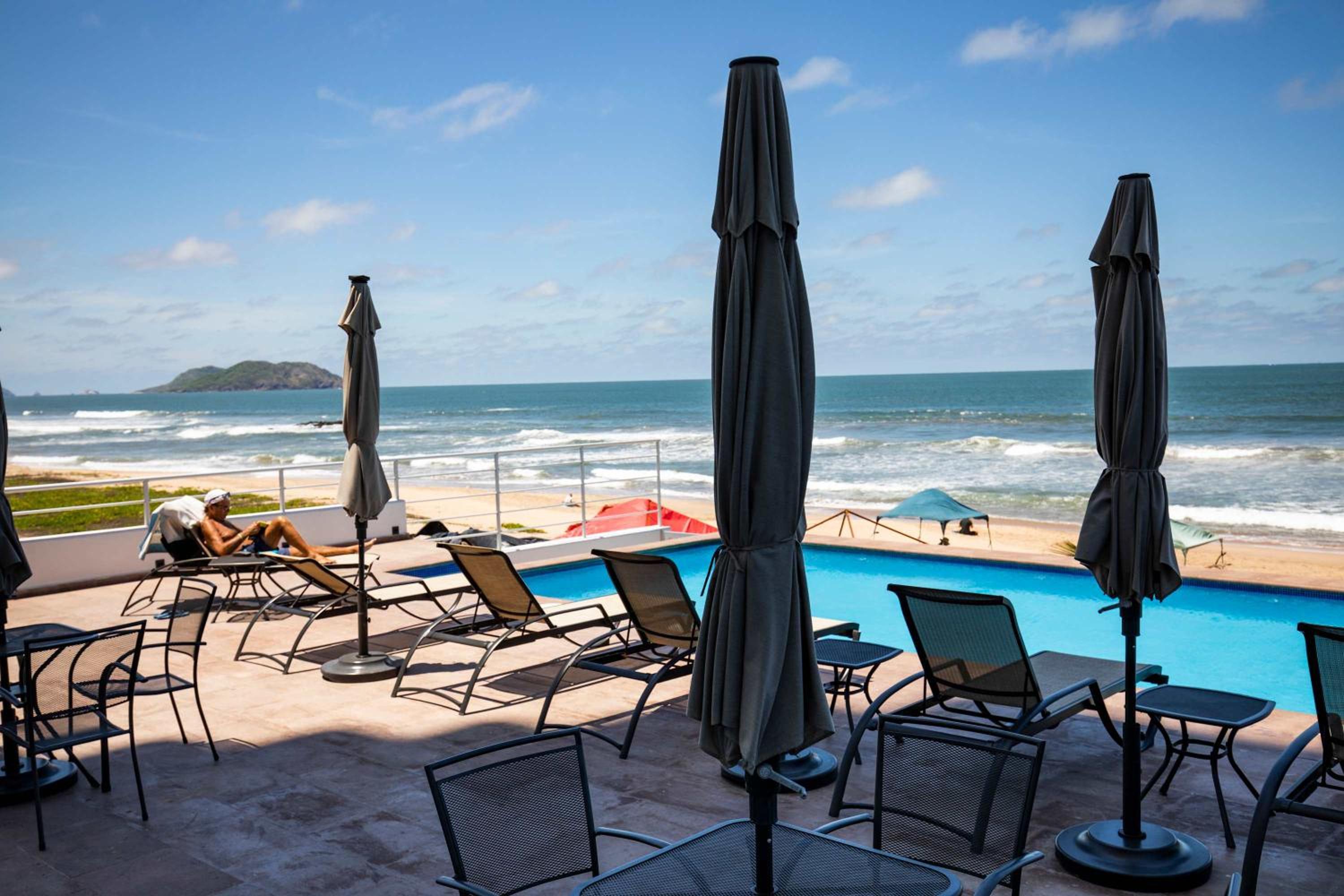 Elegant Condo at Playa Brujas with Ocean View