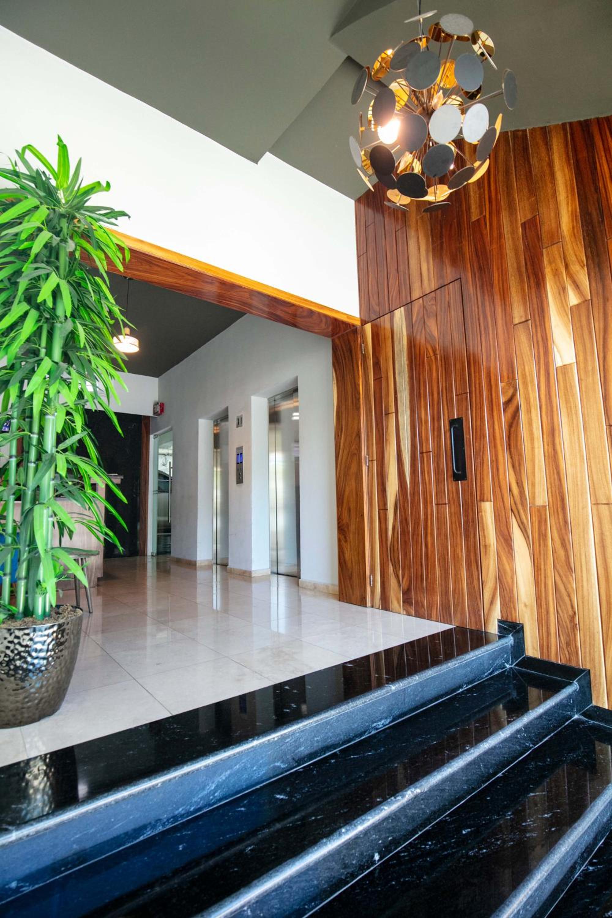 Elegant Condo at Playa Brujas with Ocean View
