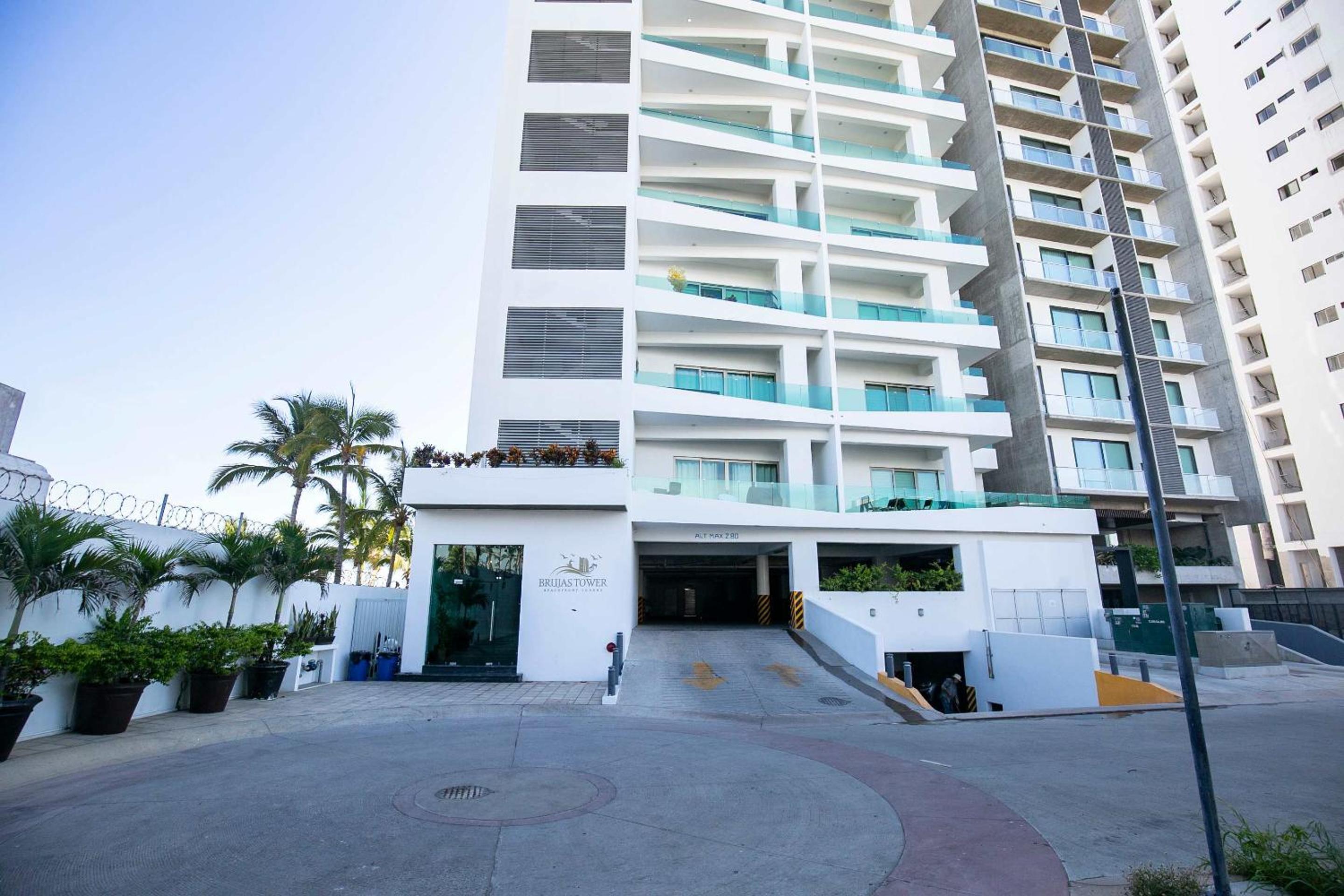 Elegant Condo at Playa Brujas with Ocean View