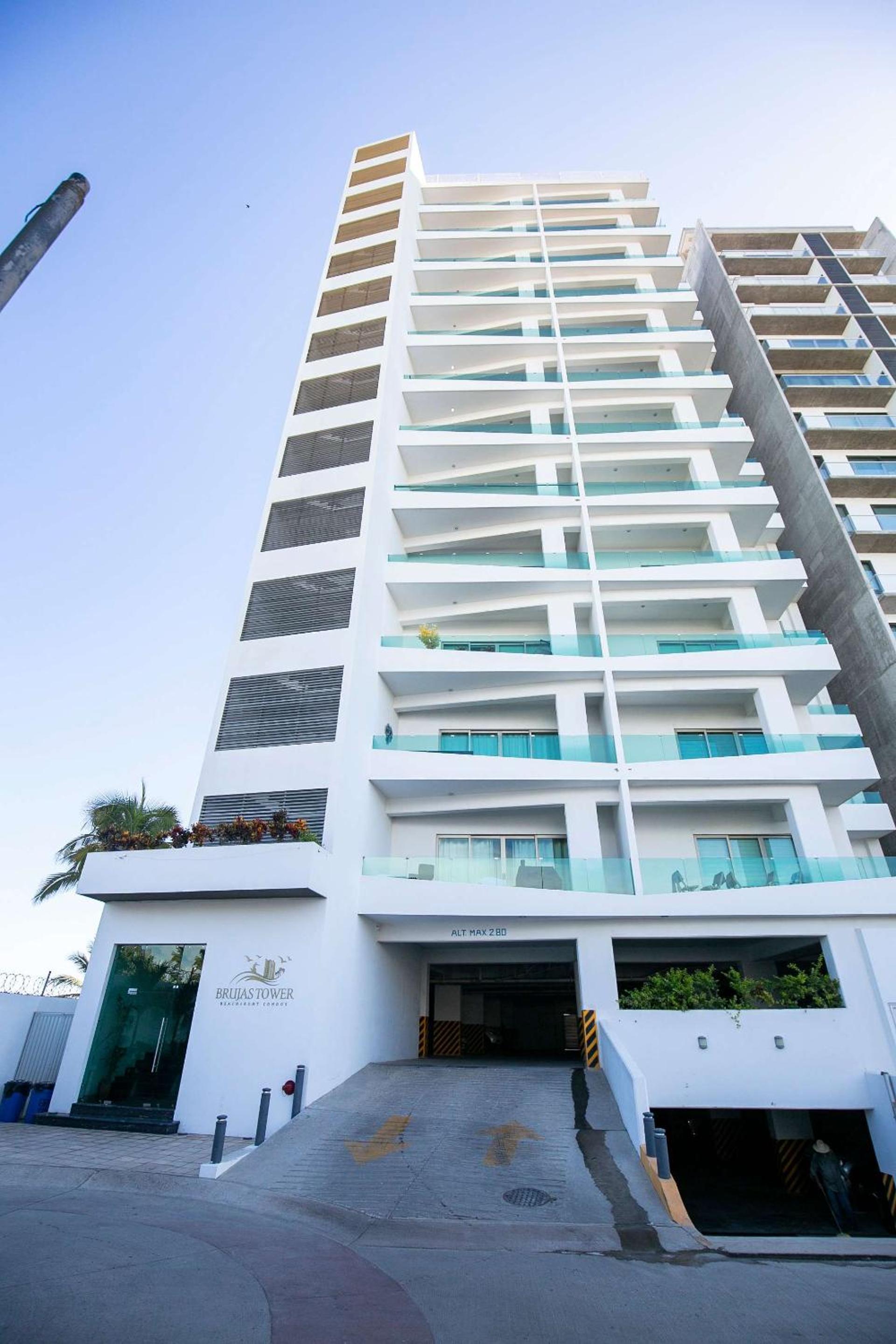 Elegant Condo at Playa Brujas with Ocean View