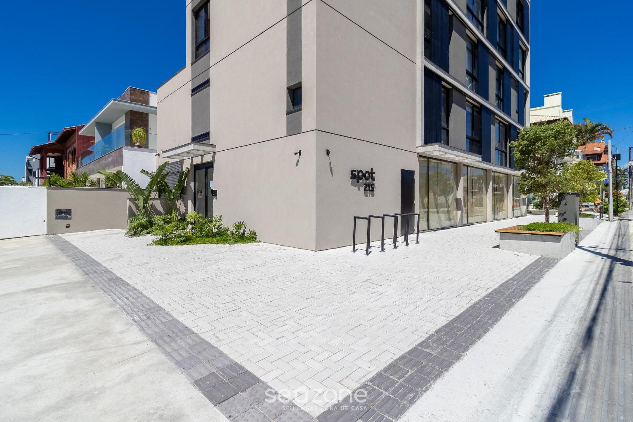 Studios in Building with Swimming Pool in Jurerê - SOT