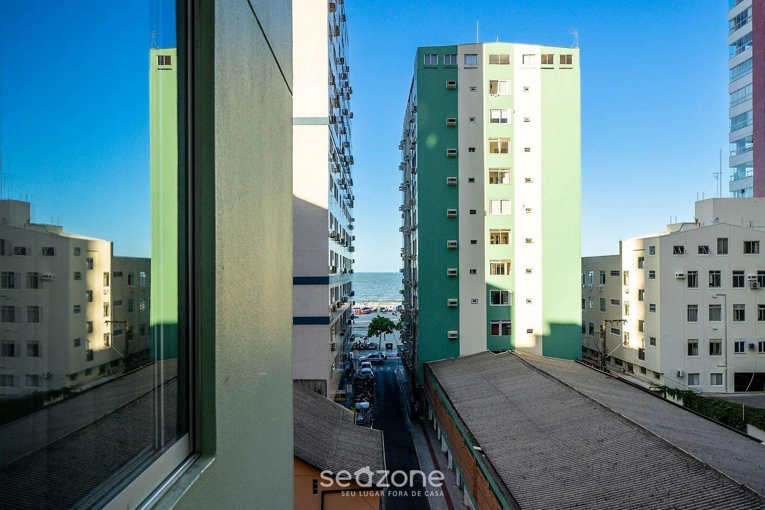 3 bedroom apt 100m fr/ the central beach BC EDG401