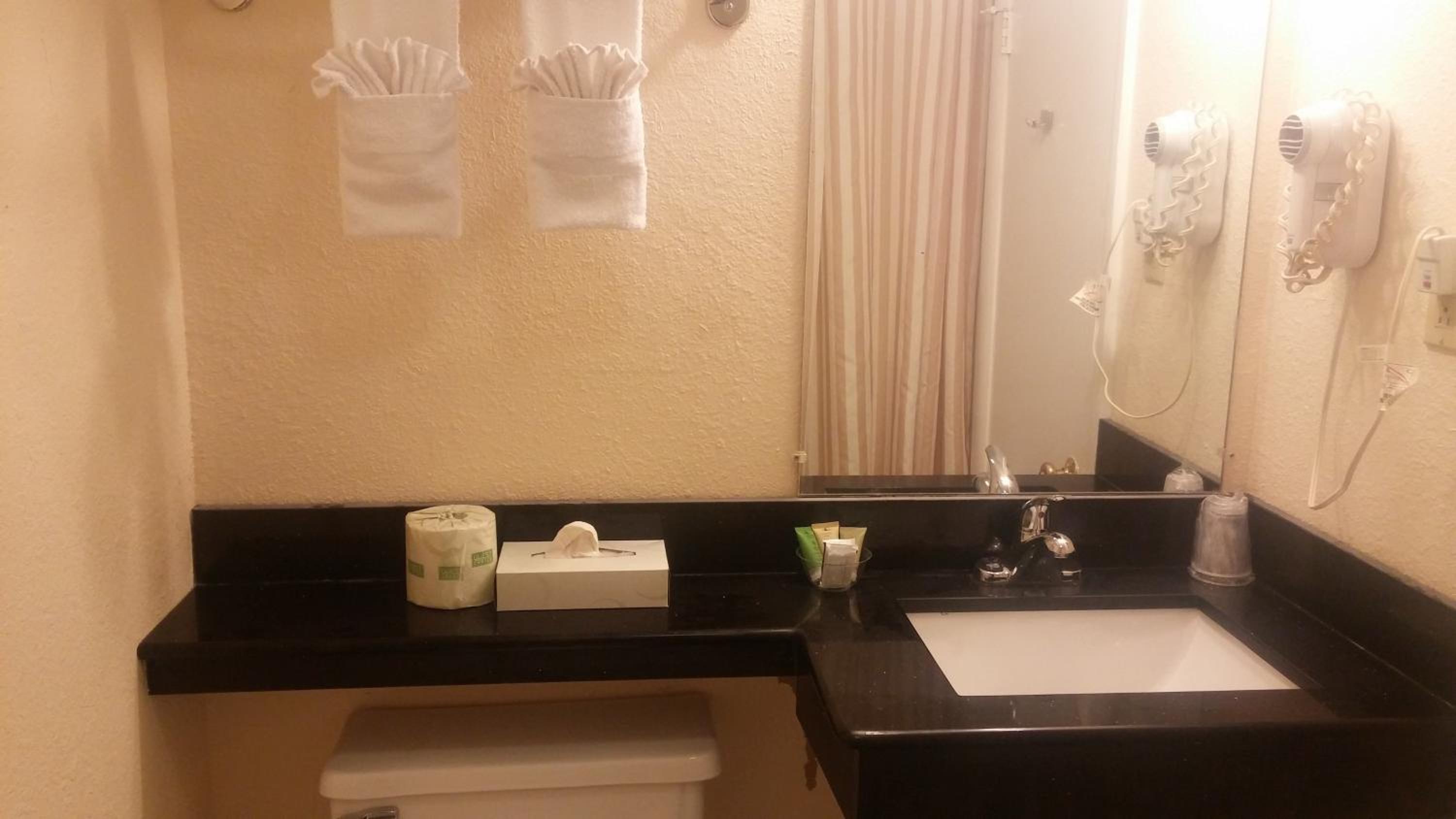 Rochester Vacations - Anchorage Inn Rochester - Property Image 23