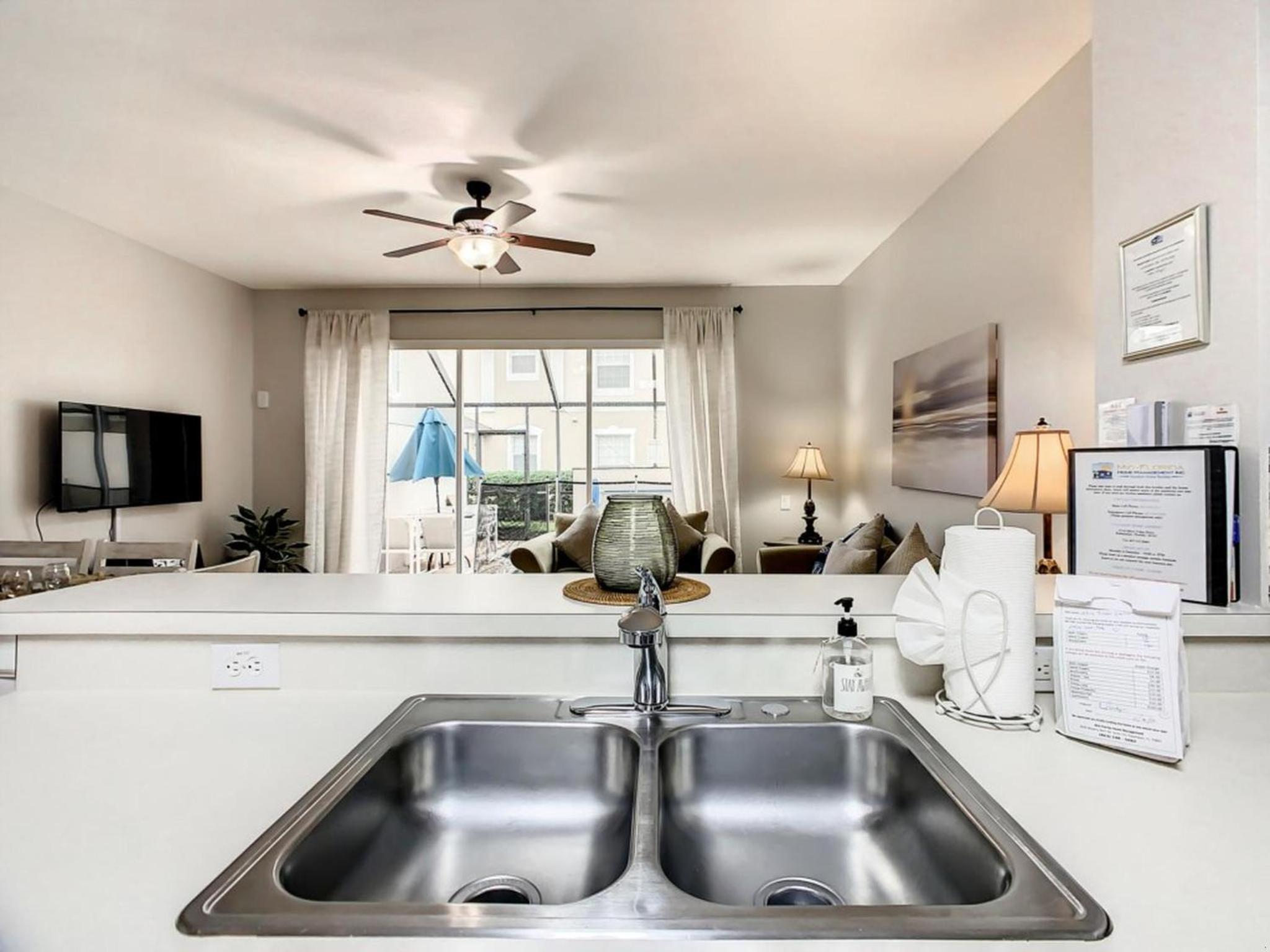Windsor Palms Townhome w/Private Pool Near Disney