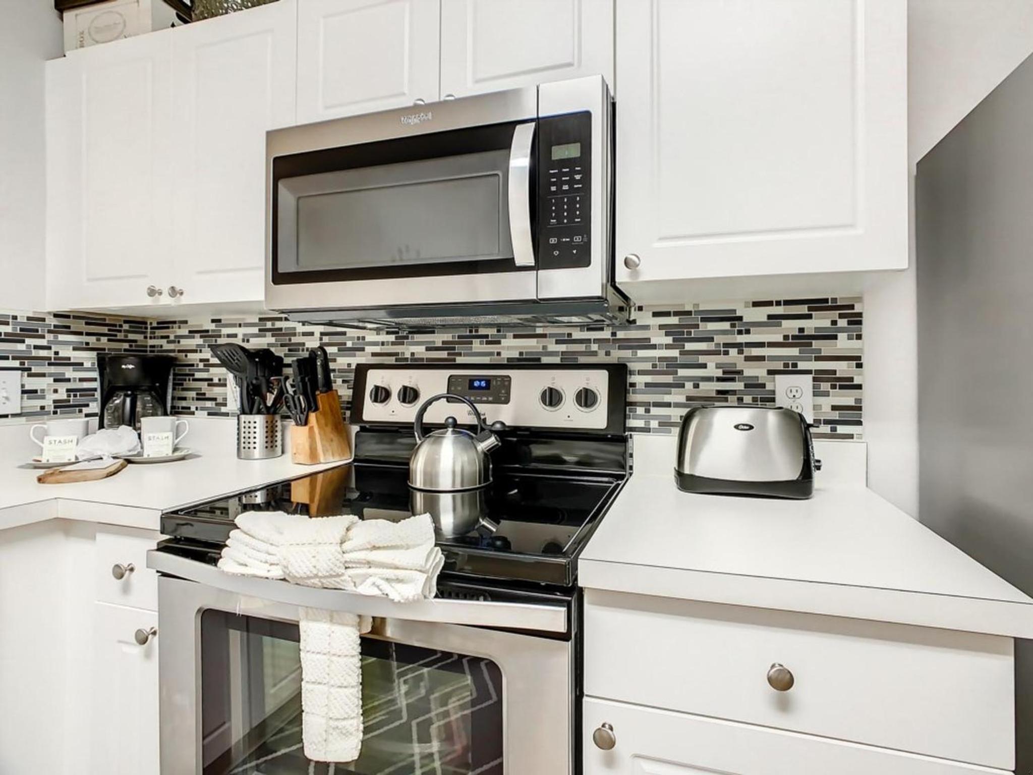 Windsor Palms Townhome w/Private Pool Near Disney