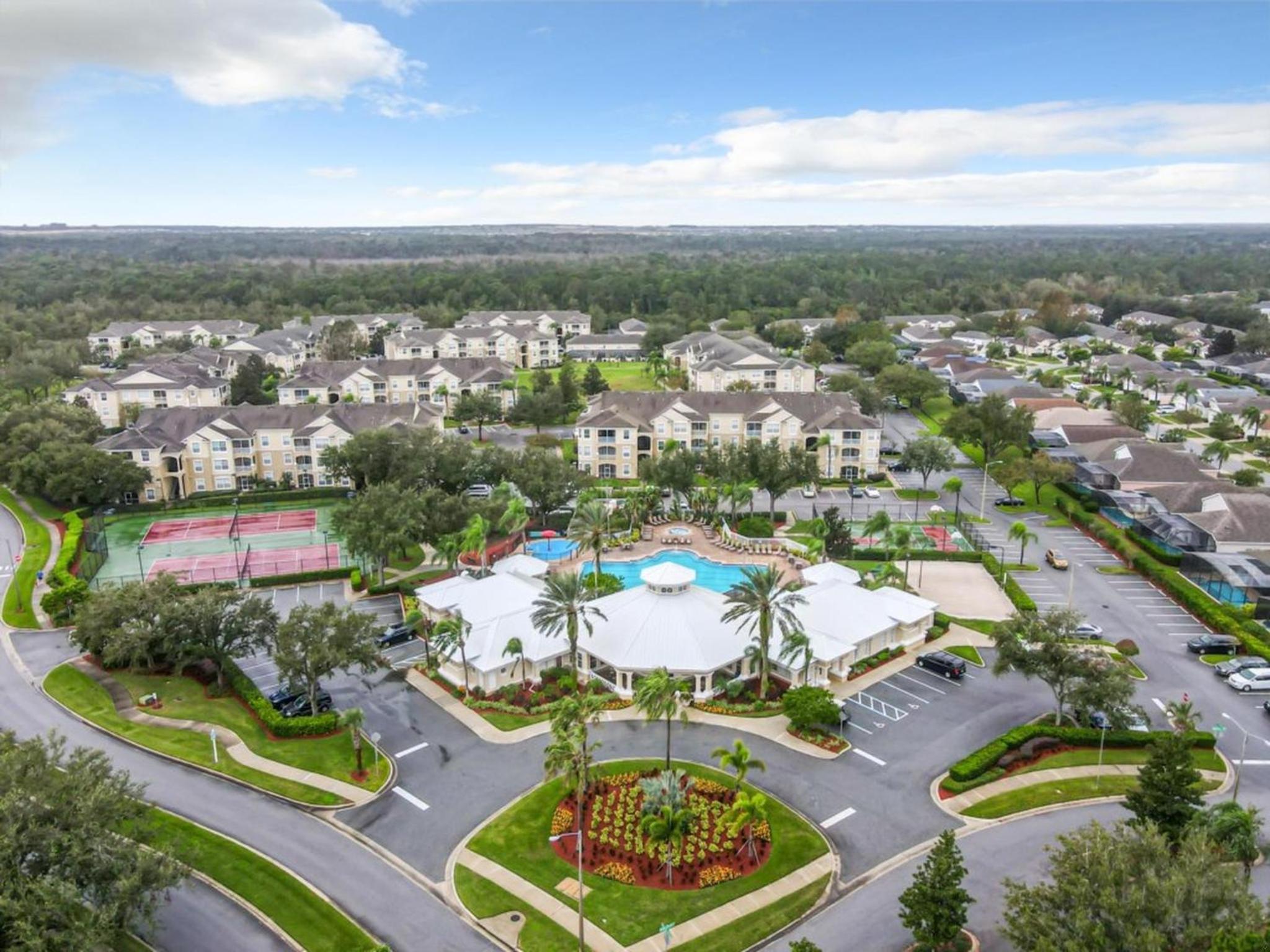 Windsor Palms Townhome w/Private Pool Near Disney