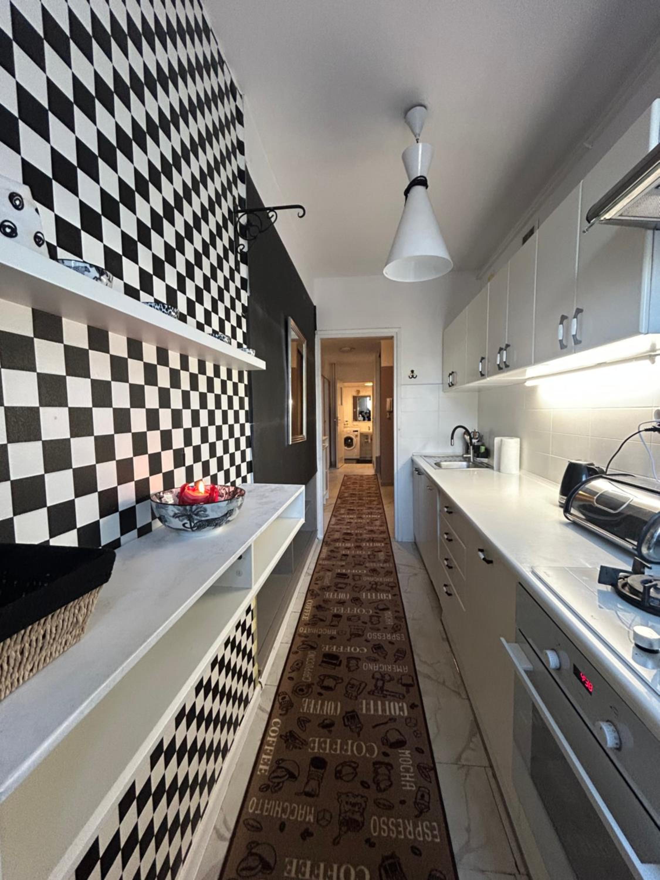 Perfect location two bedrooms with balkony