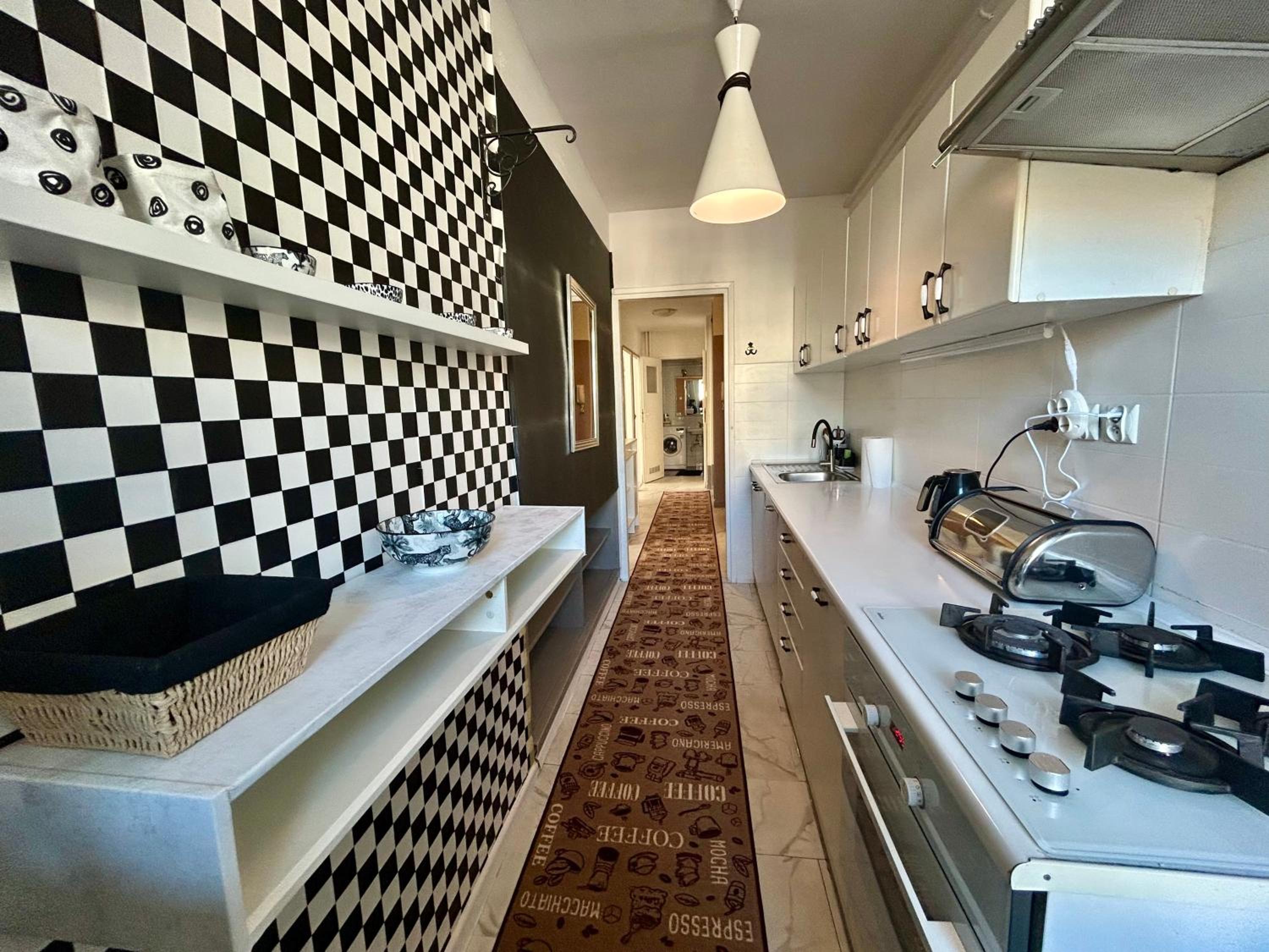 Perfect location two bedrooms with balkony