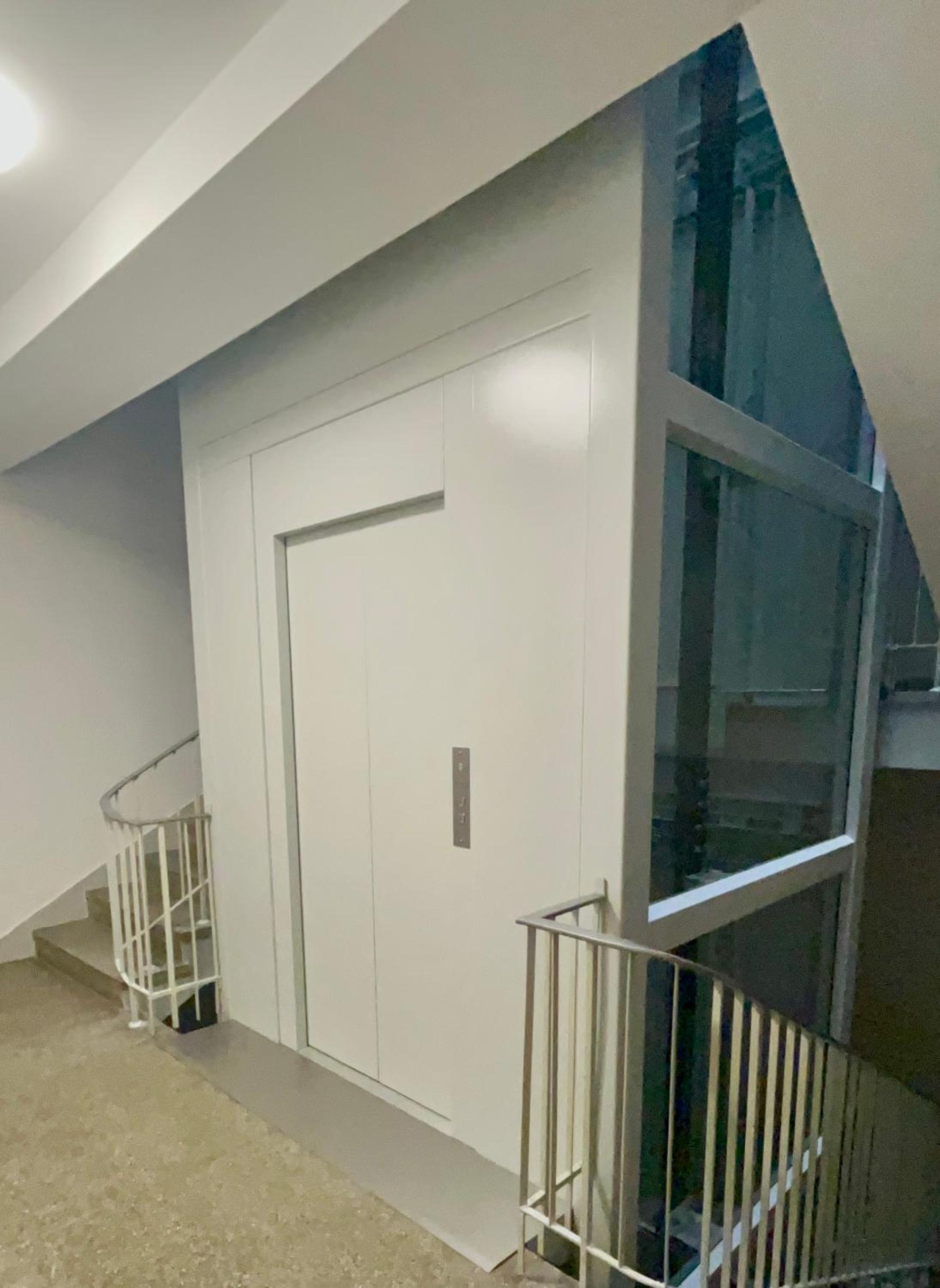 Perfect location two bedrooms with balkony