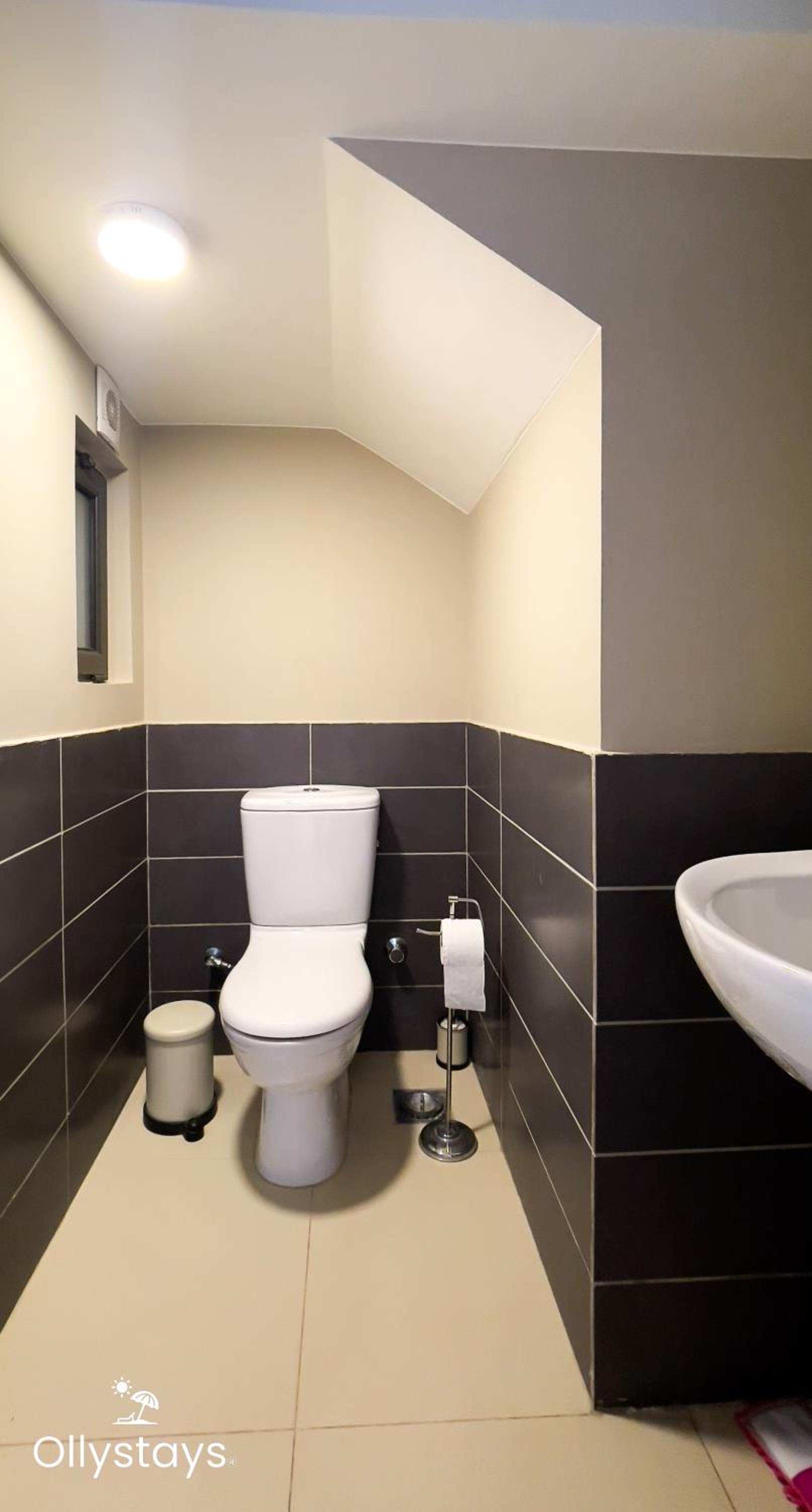 Ollystays Tawila 3BR Townhouse Shared Pool