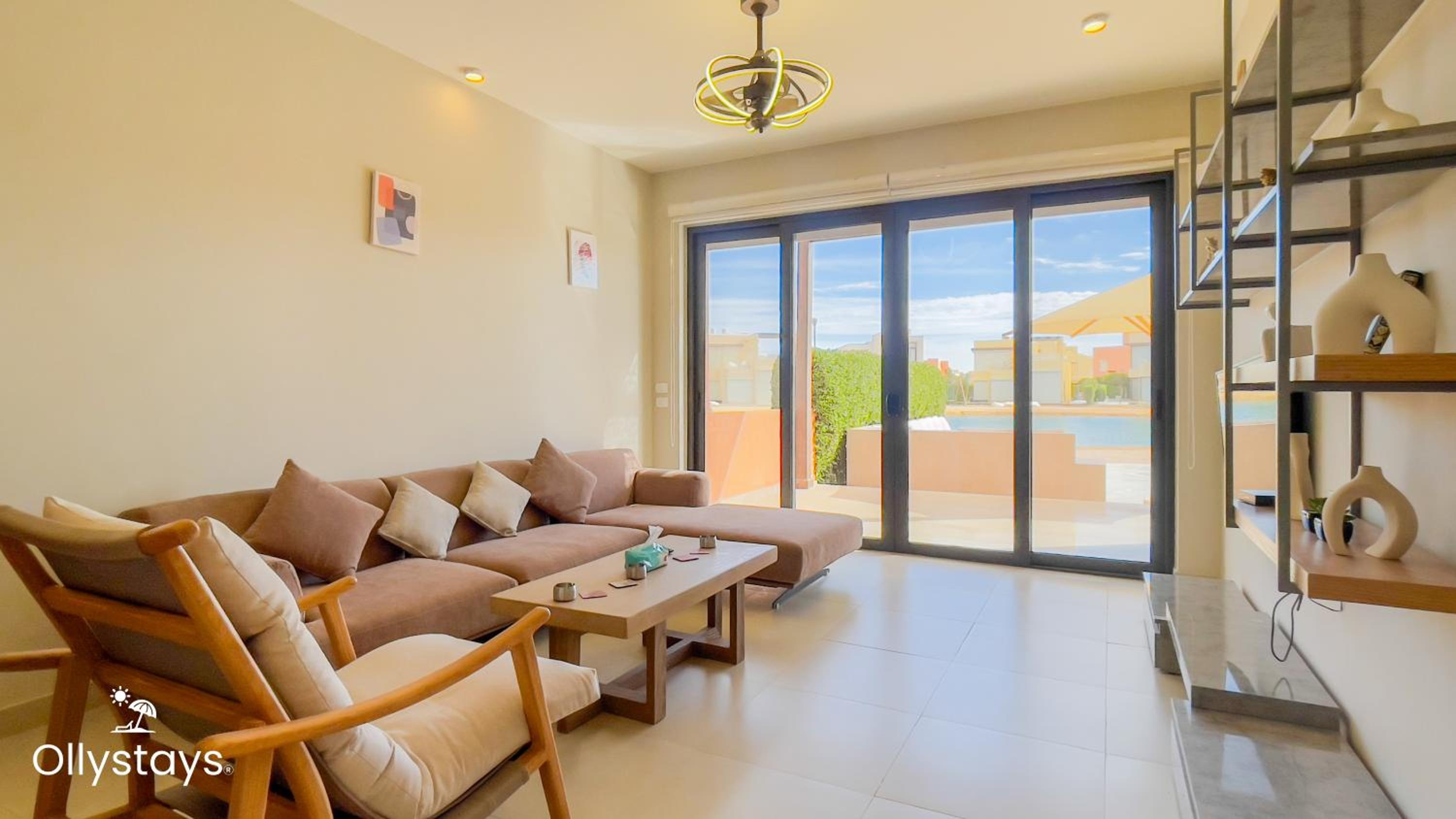 Ollystays Tawila 3BR Townhouse Shared Pool