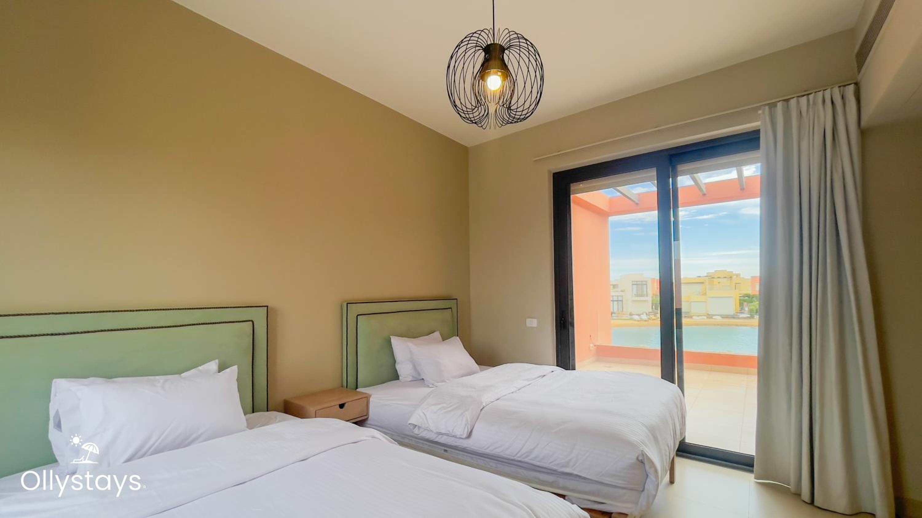 Ollystays Tawila 3BR Townhouse Shared Pool