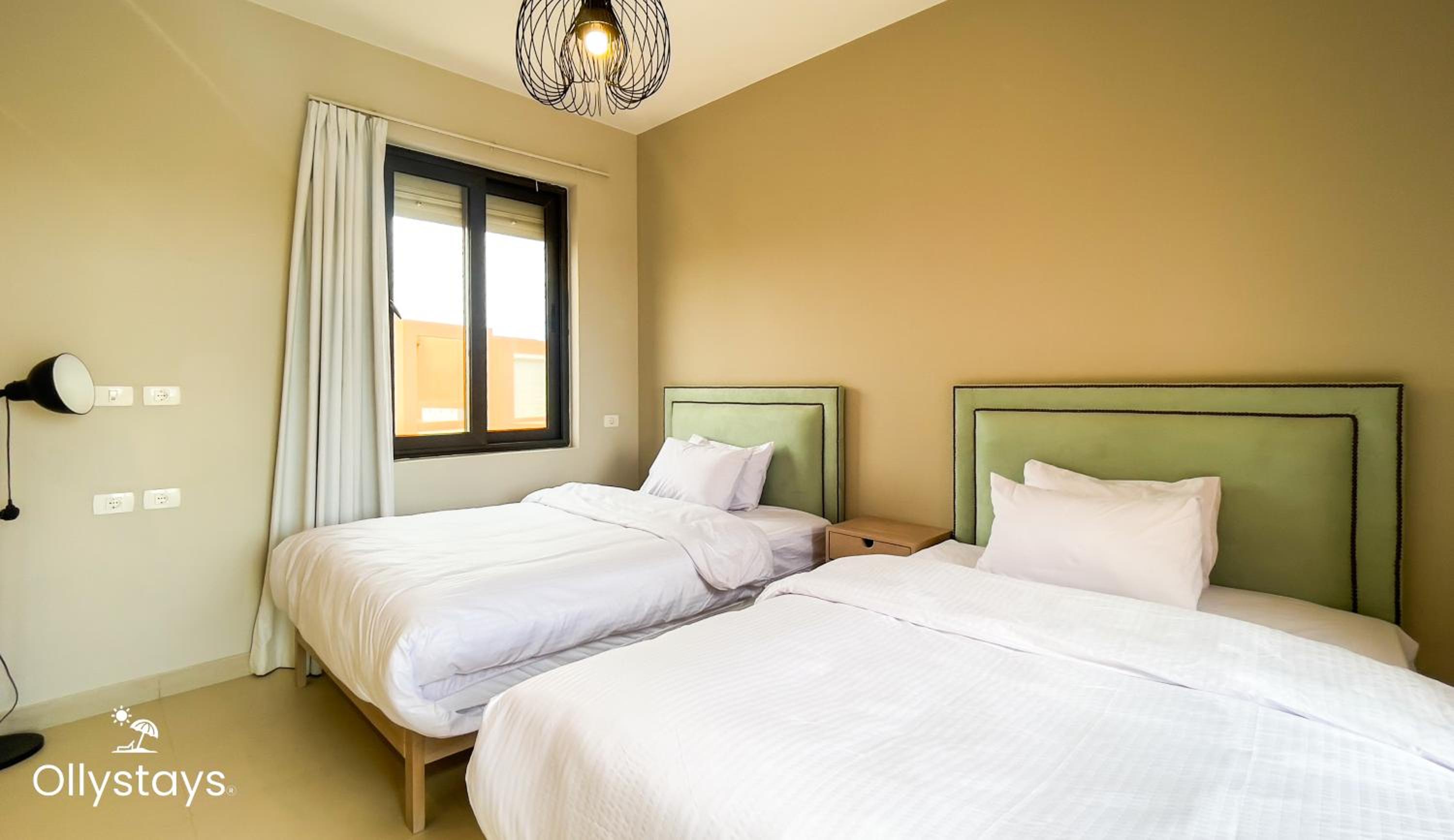 Ollystays Tawila 3BR Townhouse Shared Pool