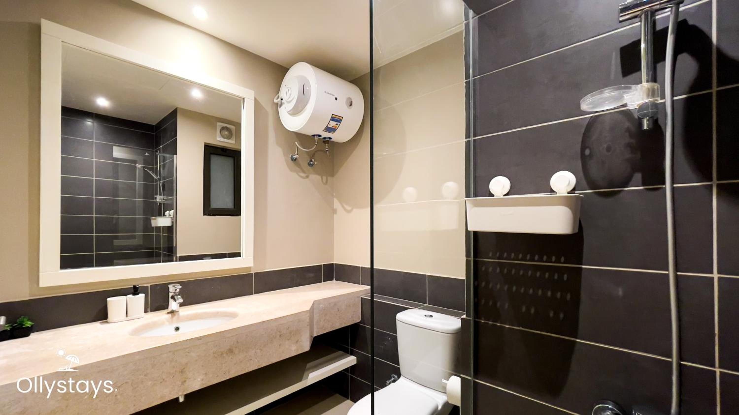 Ollystays Tawila 3BR Townhouse Shared Pool