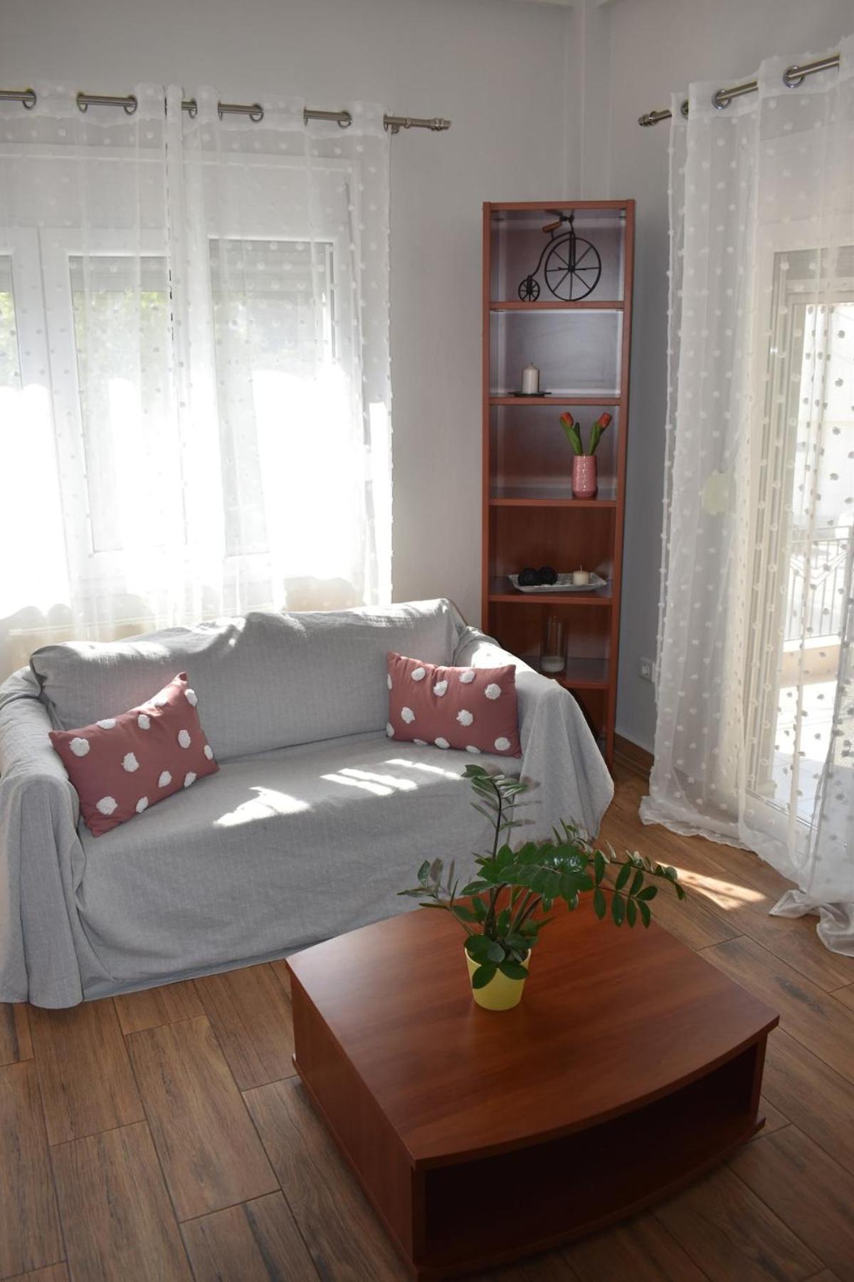 Gatelouzou Apartments