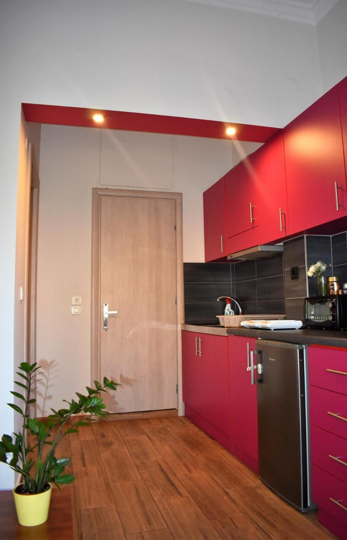 Gatelouzou Apartments