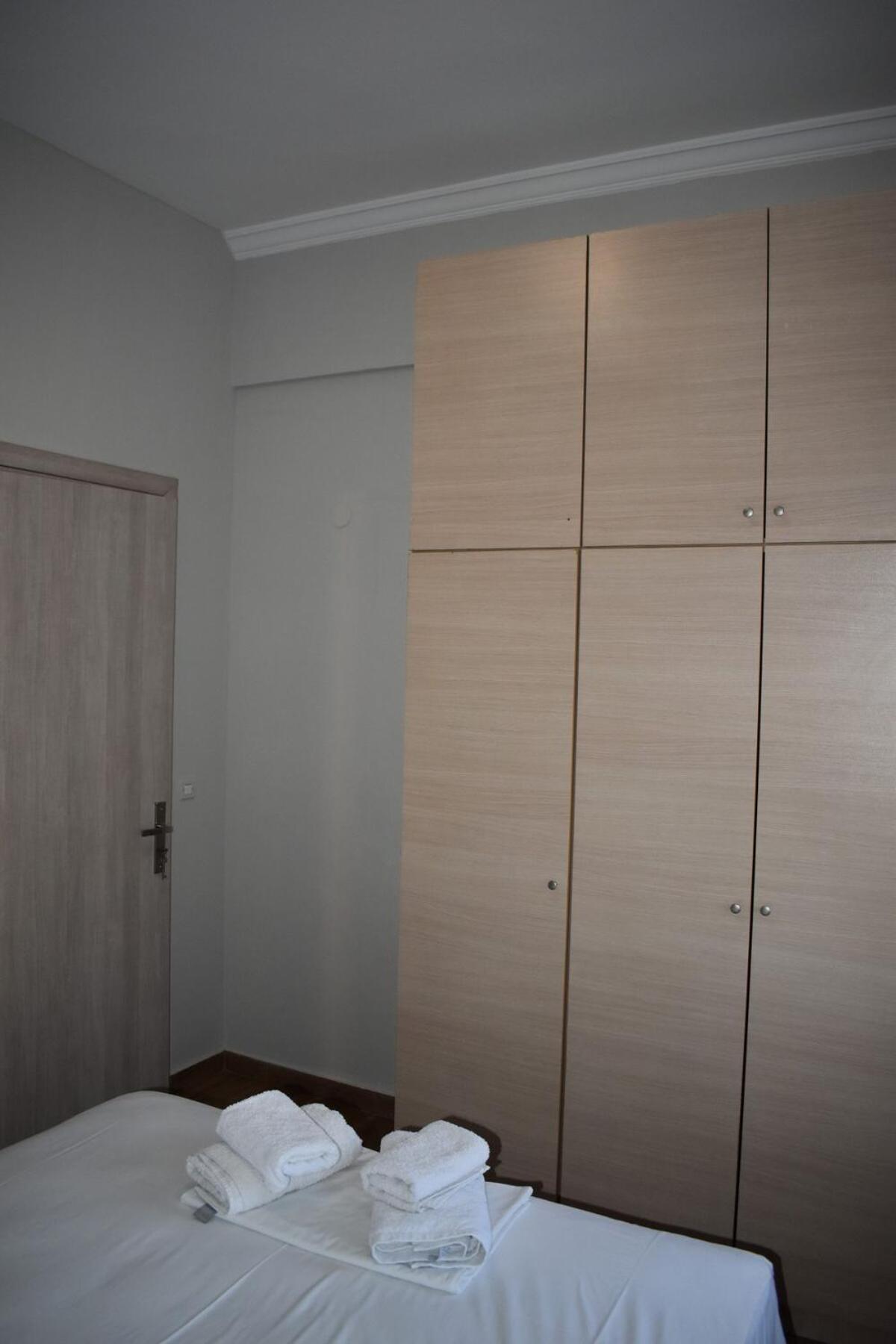 Gatelouzou Apartments