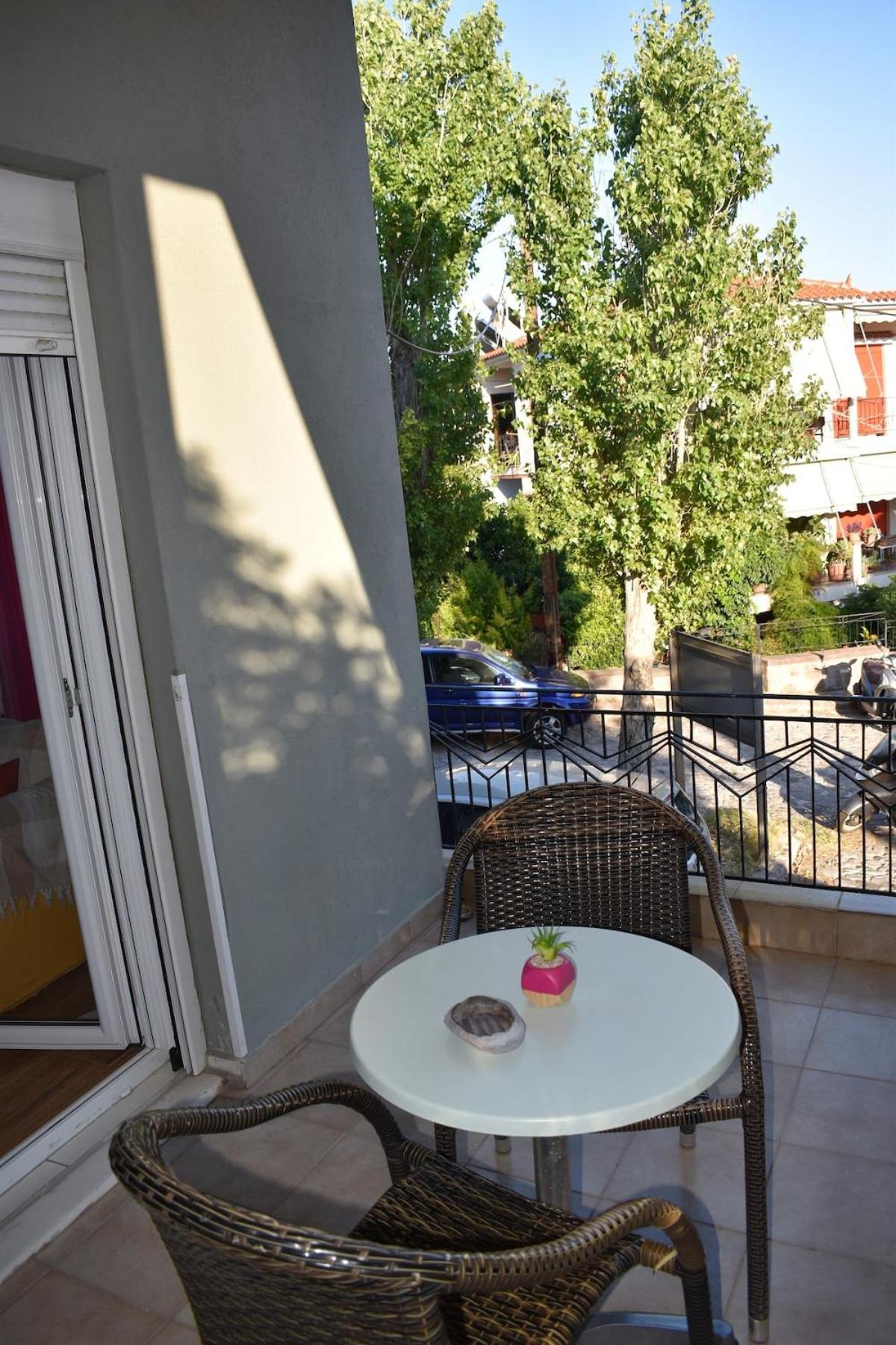 Gatelouzou Apartments