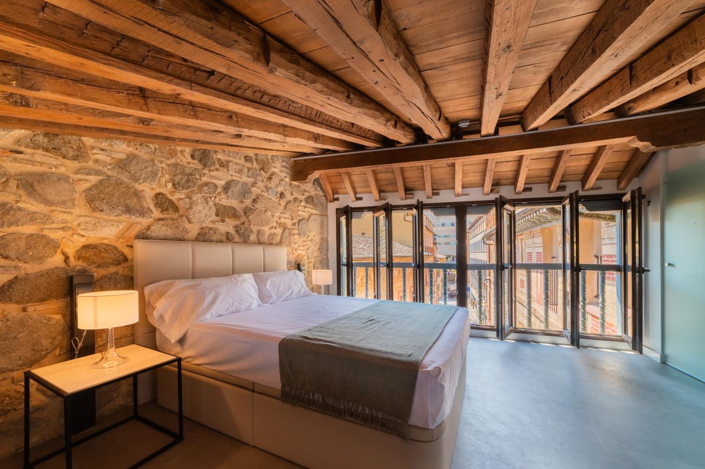 Apartamentos Santa Fe - Calle Armas by Toledo AP