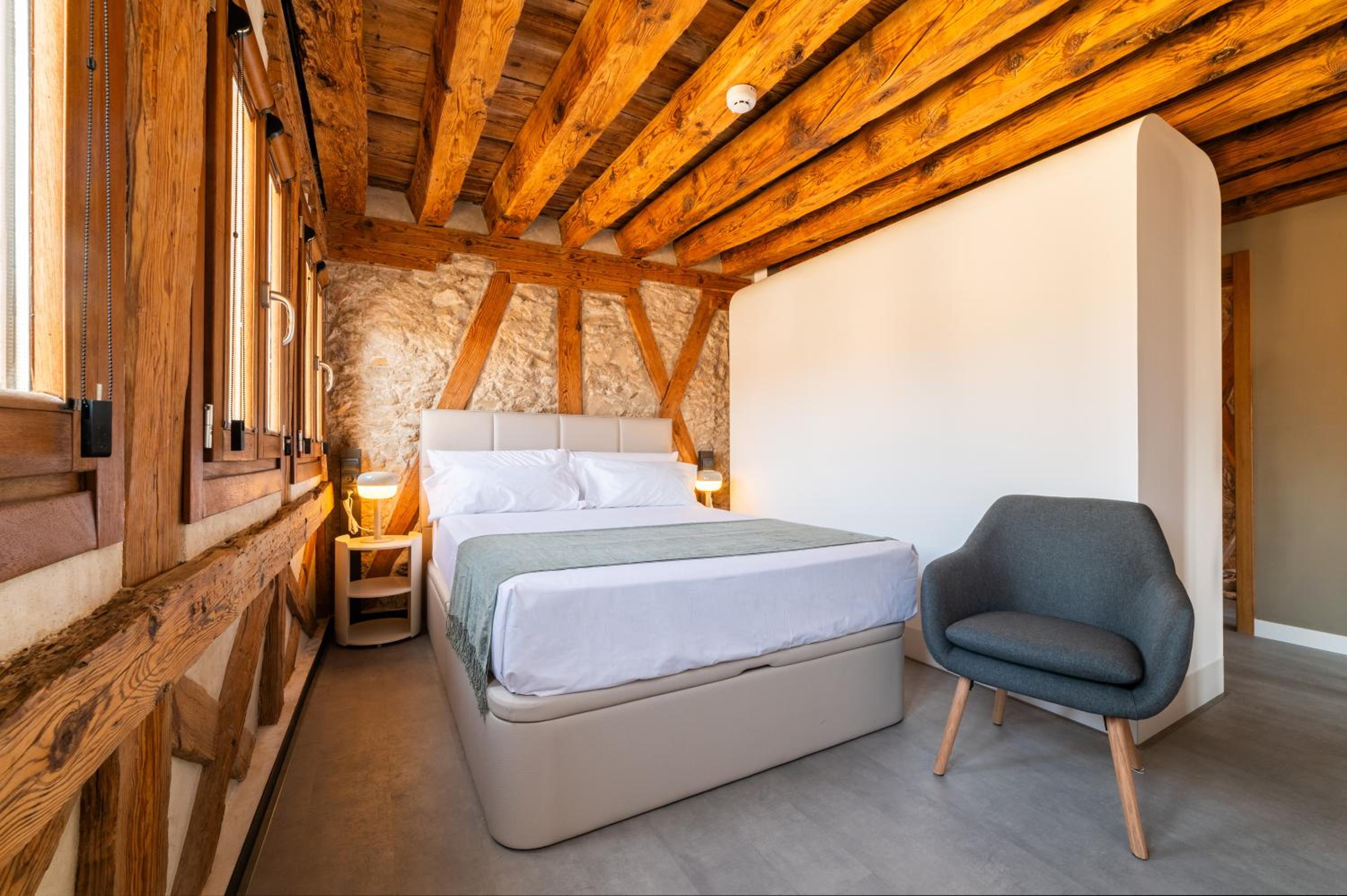 Apartamentos Santa Fe - Calle Armas by Toledo AP