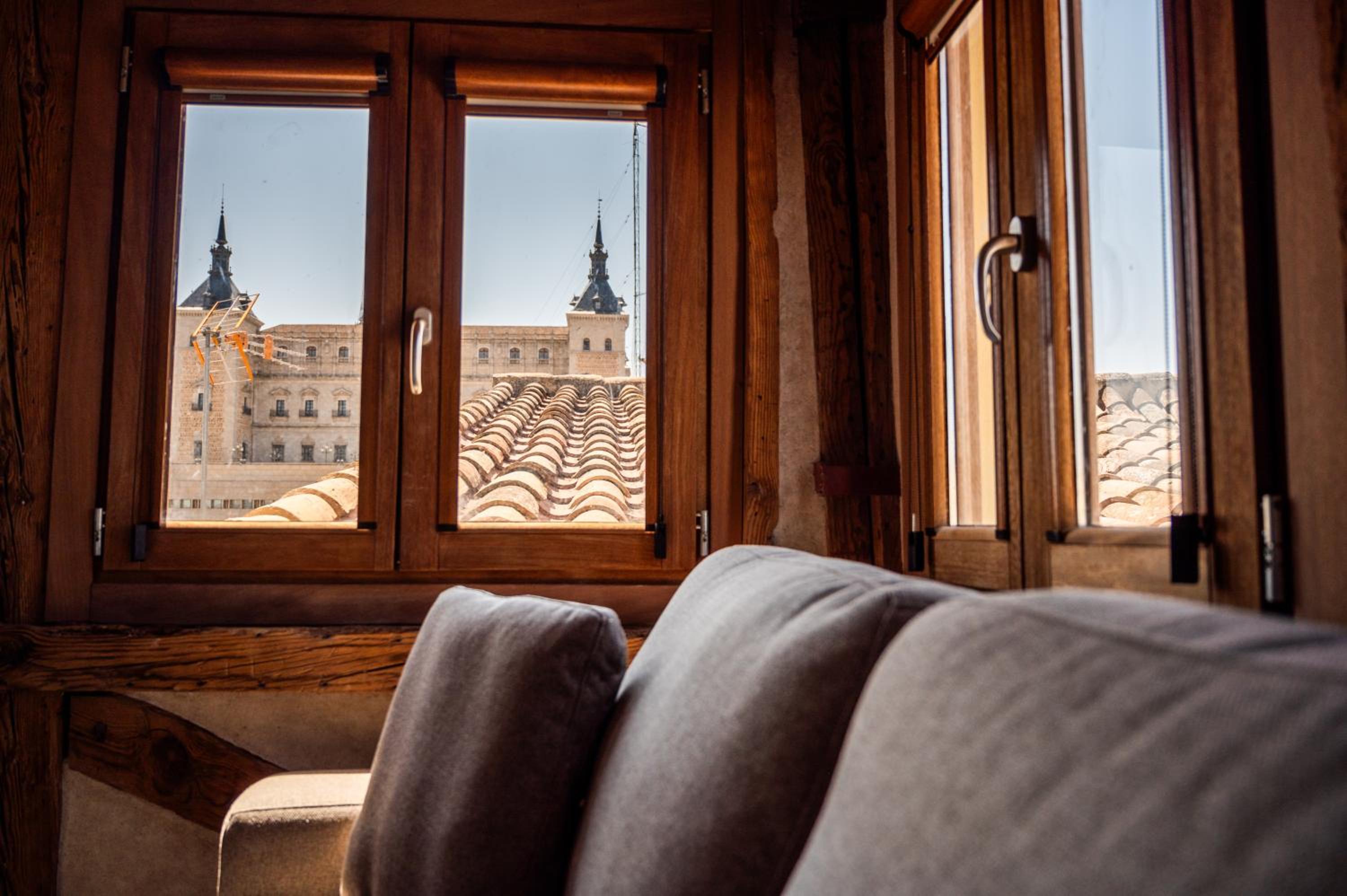 Apartamentos Santa Fe - Calle Armas by Toledo AP