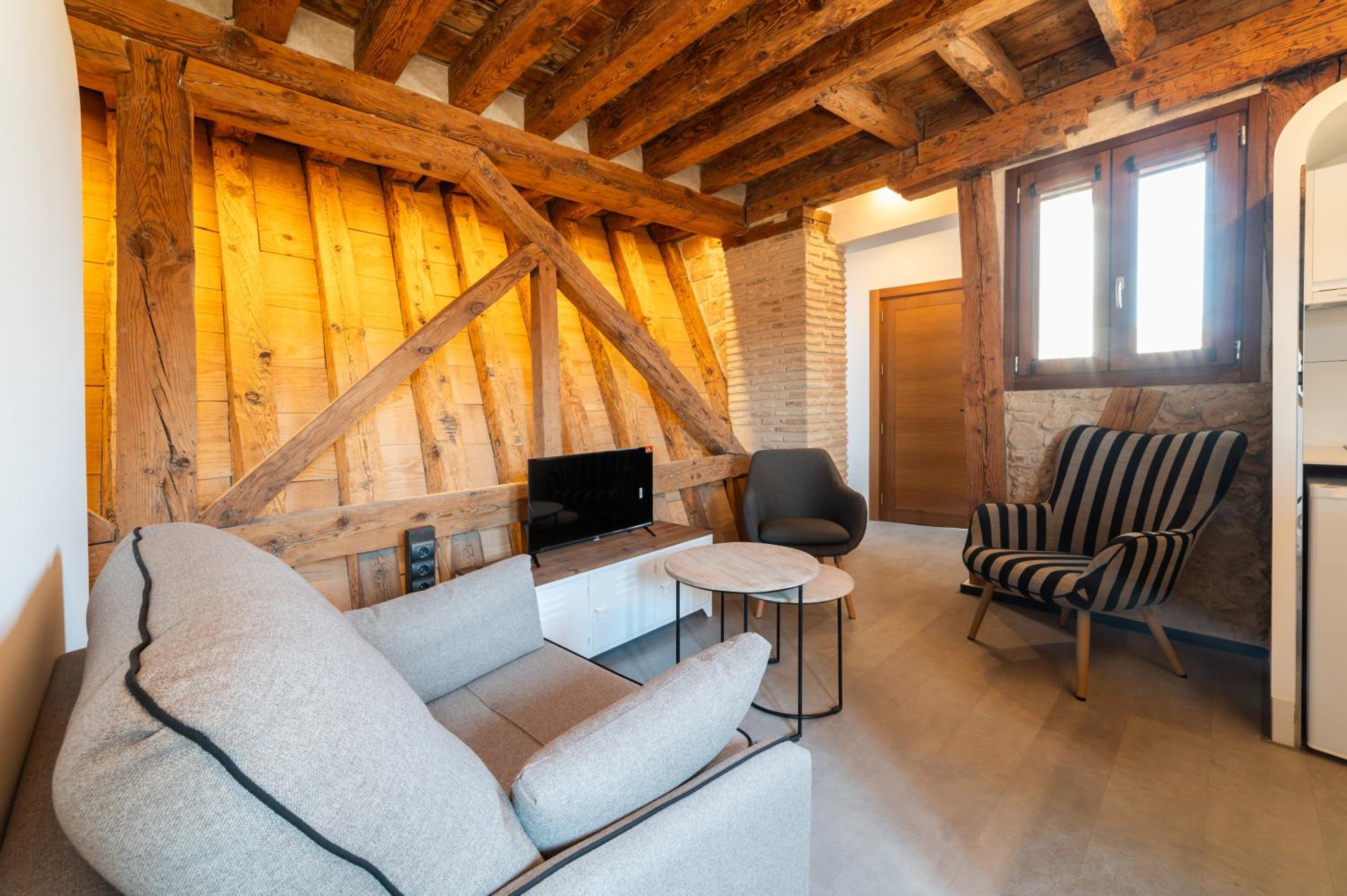 Apartamentos Santa Fe - Calle Armas by Toledo AP