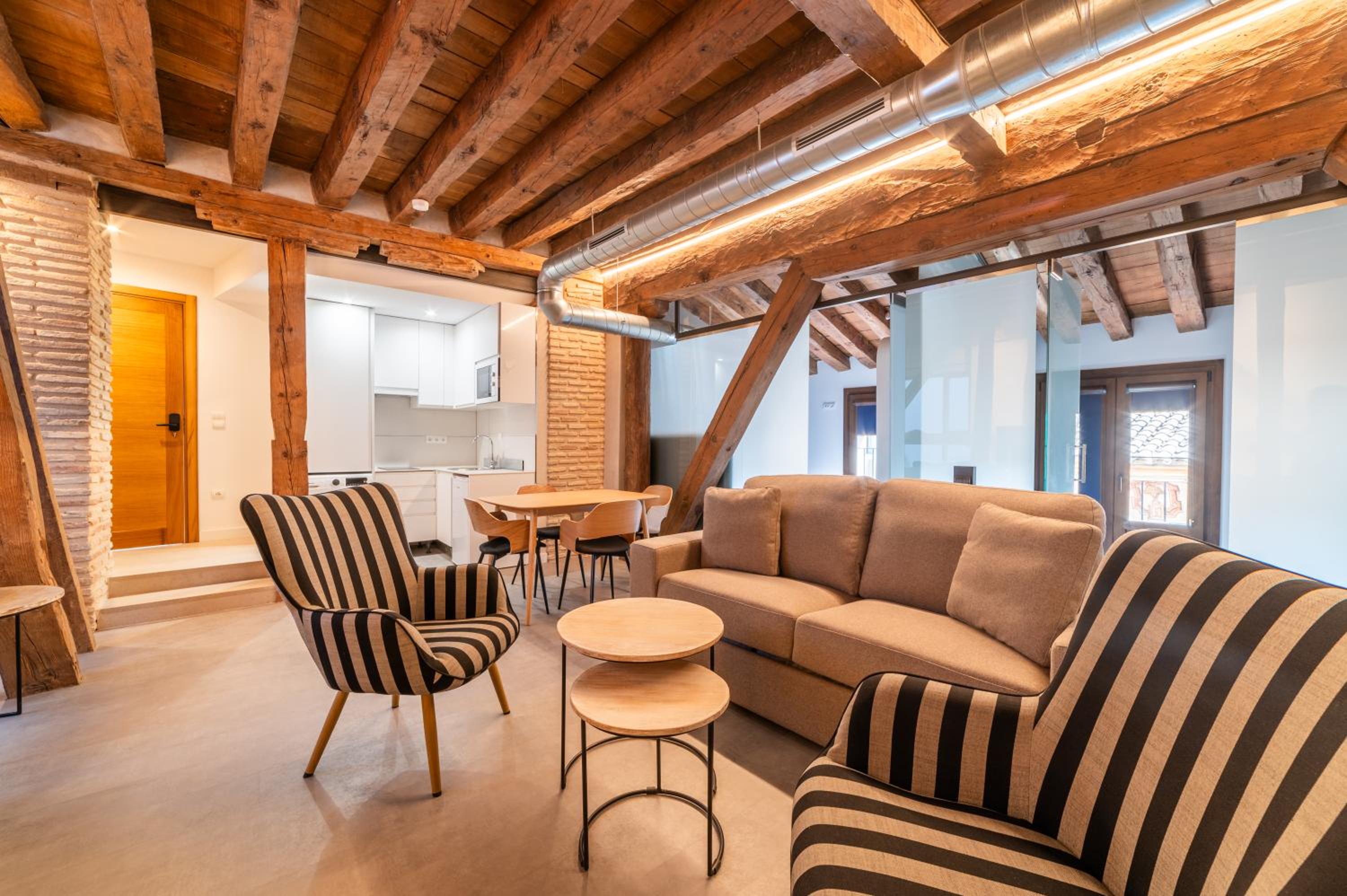 Apartamentos Santa Fe - Calle Armas by Toledo AP