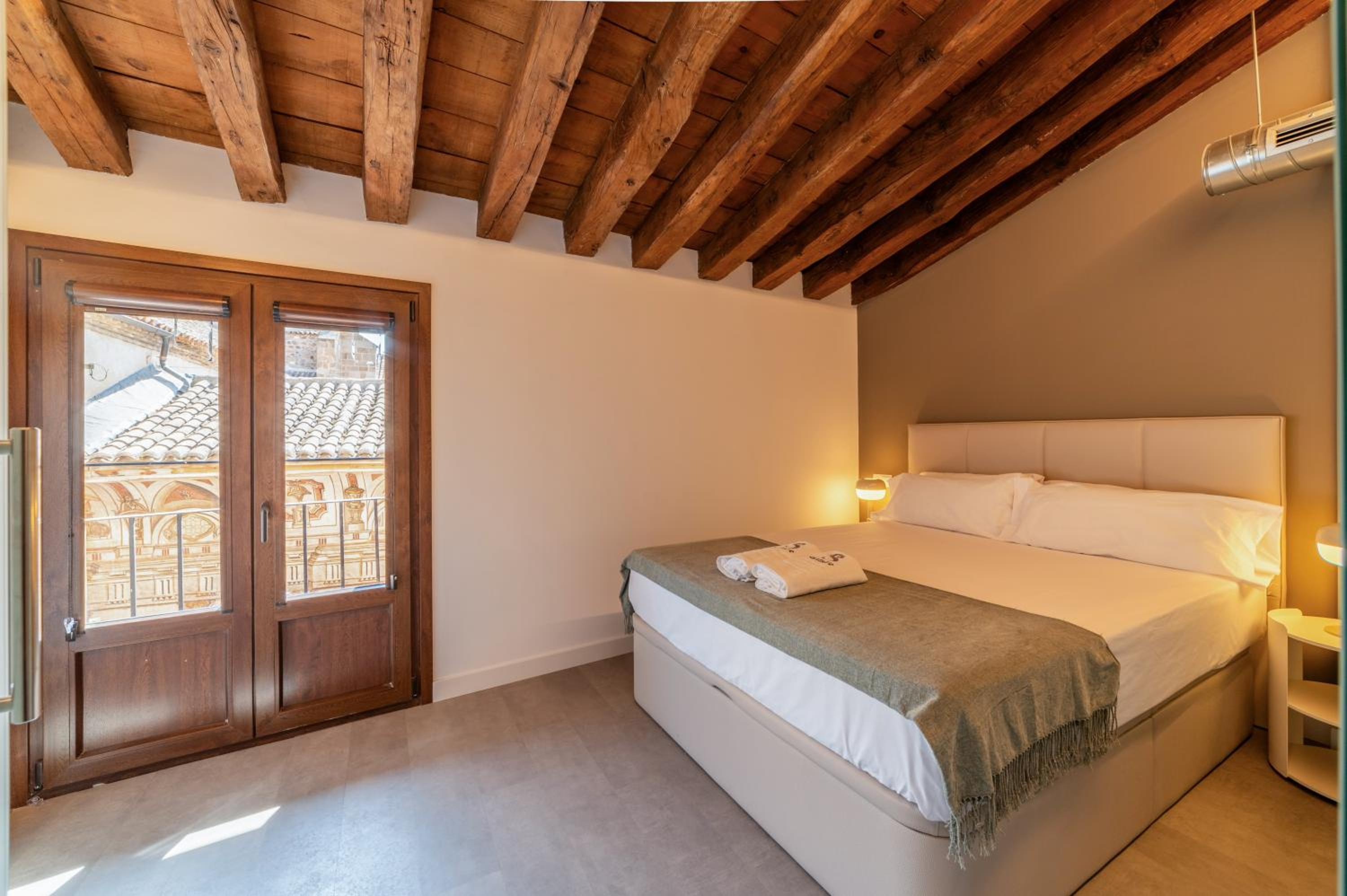 Apartamentos Santa Fe - Calle Armas by Toledo AP