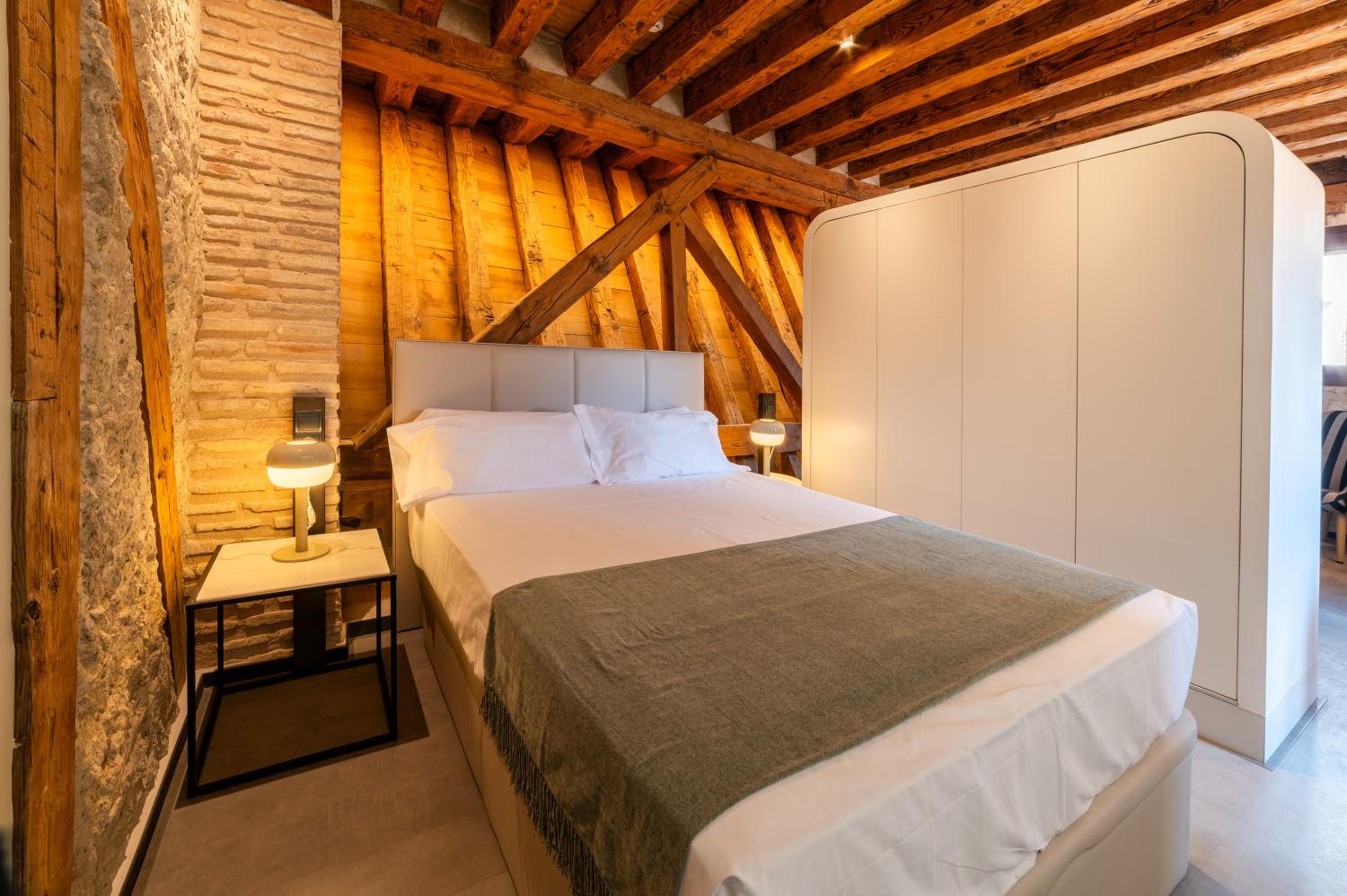 Apartamentos Santa Fe - Calle Armas by Toledo AP