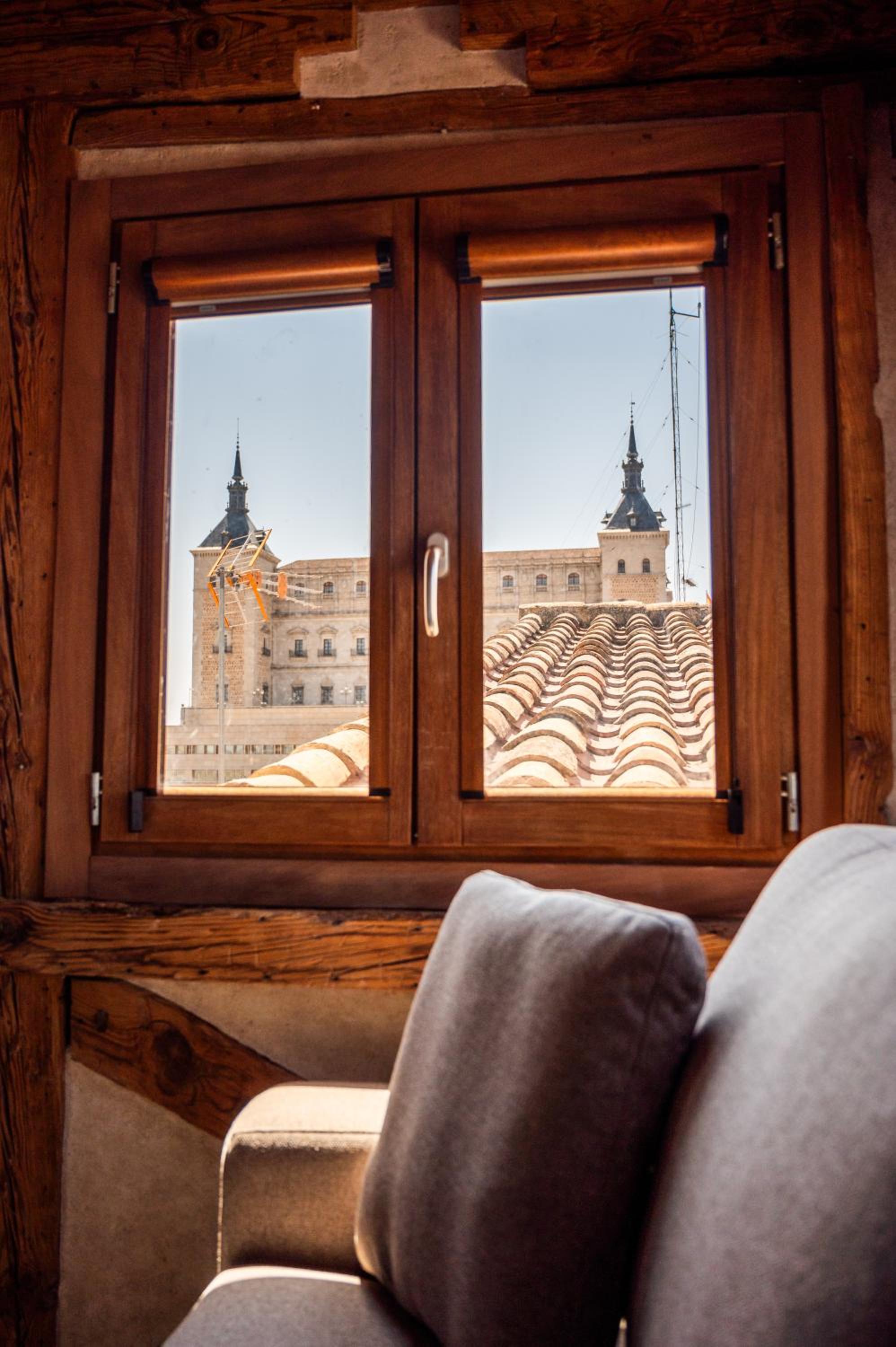Apartamentos Santa Fe - Calle Armas by Toledo AP
