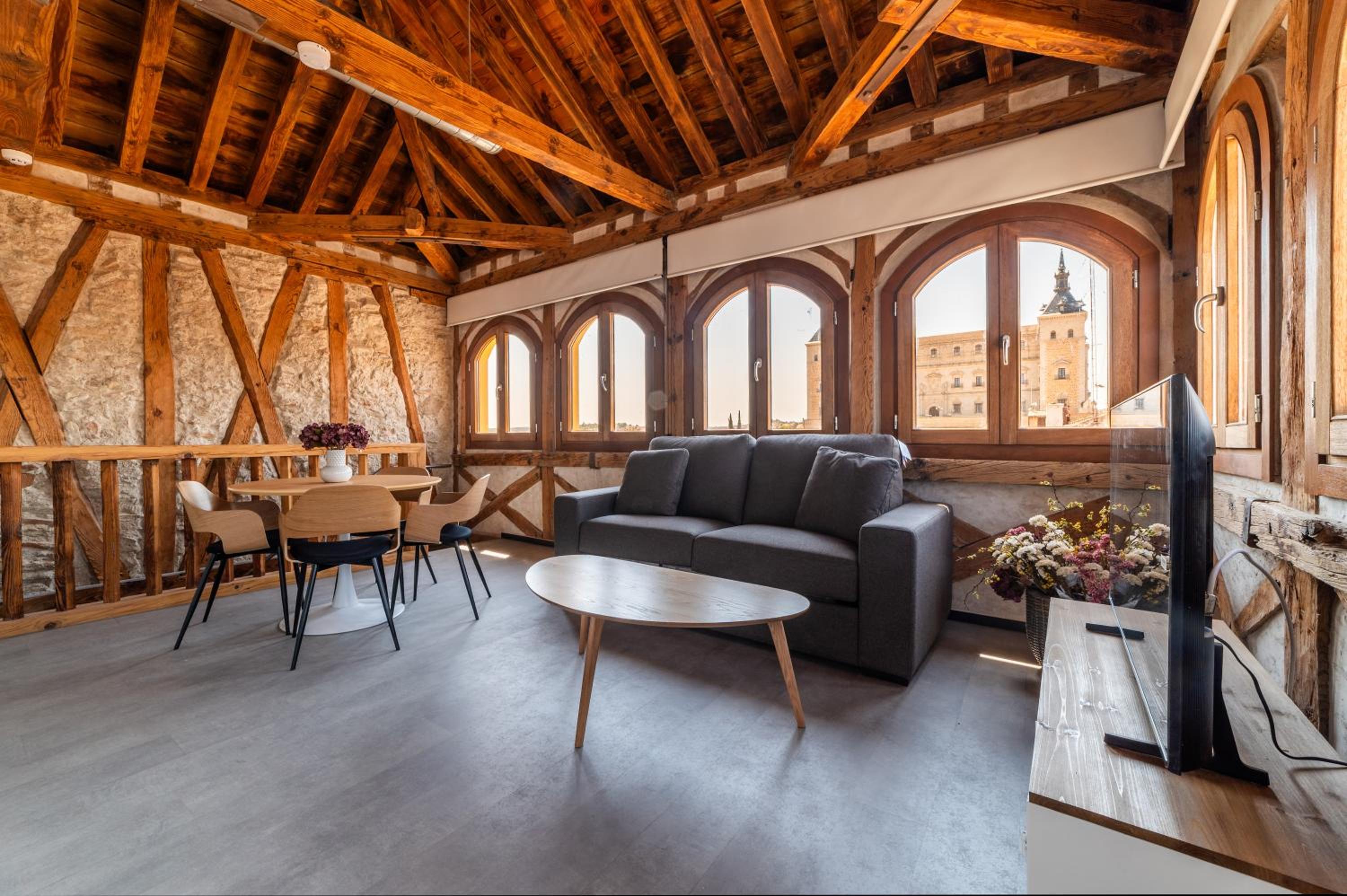 Apartamentos Santa Fe - Calle Armas by Toledo AP