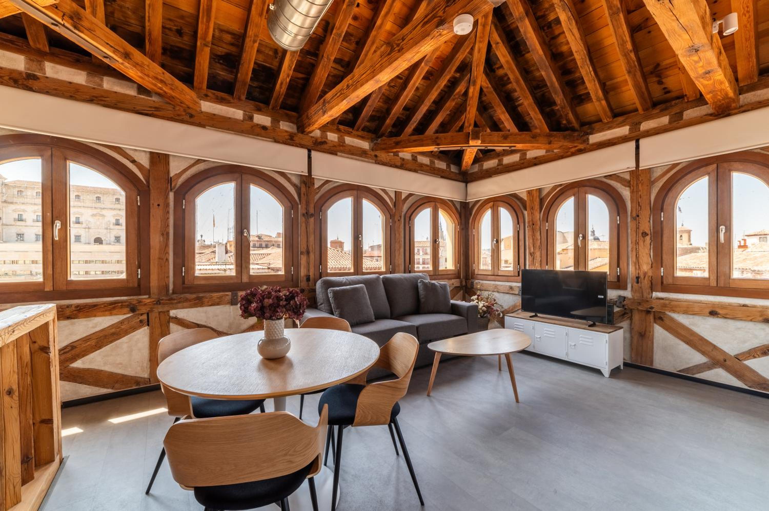Apartamentos Santa Fe - Calle Armas by Toledo AP