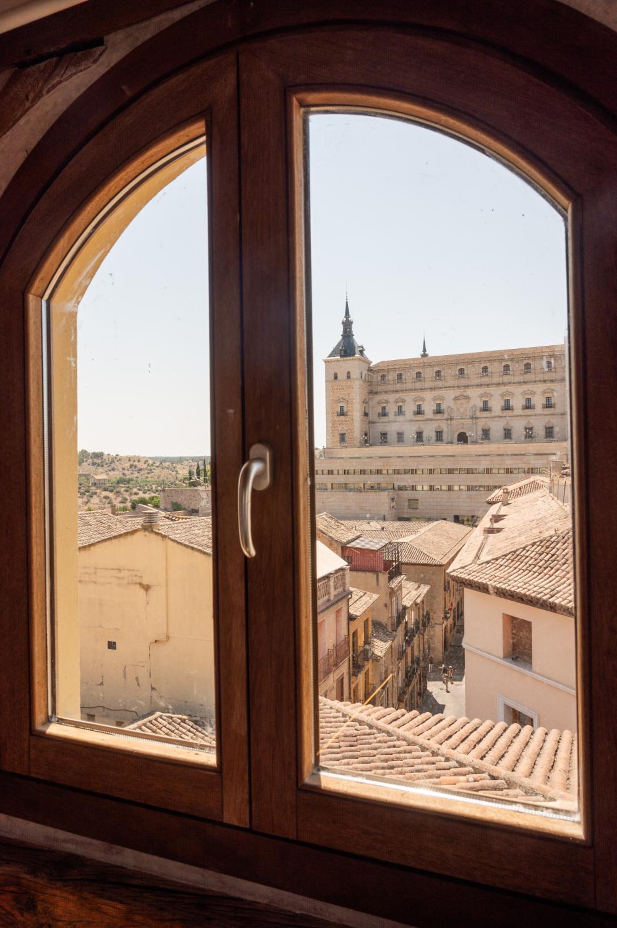 Apartamentos Santa Fe - Calle Armas by Toledo AP