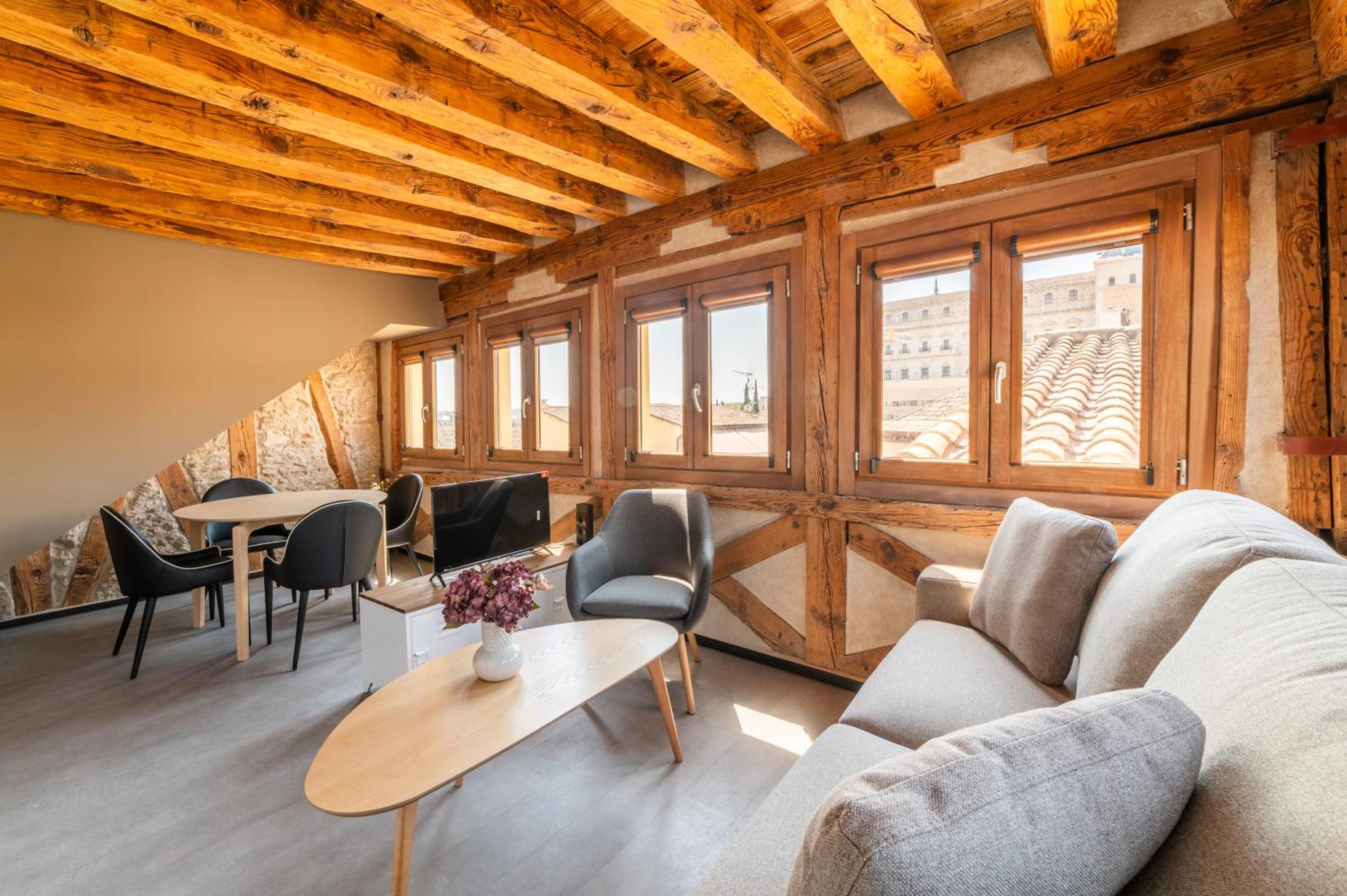 Apartamentos Santa Fe - Calle Armas by Toledo AP