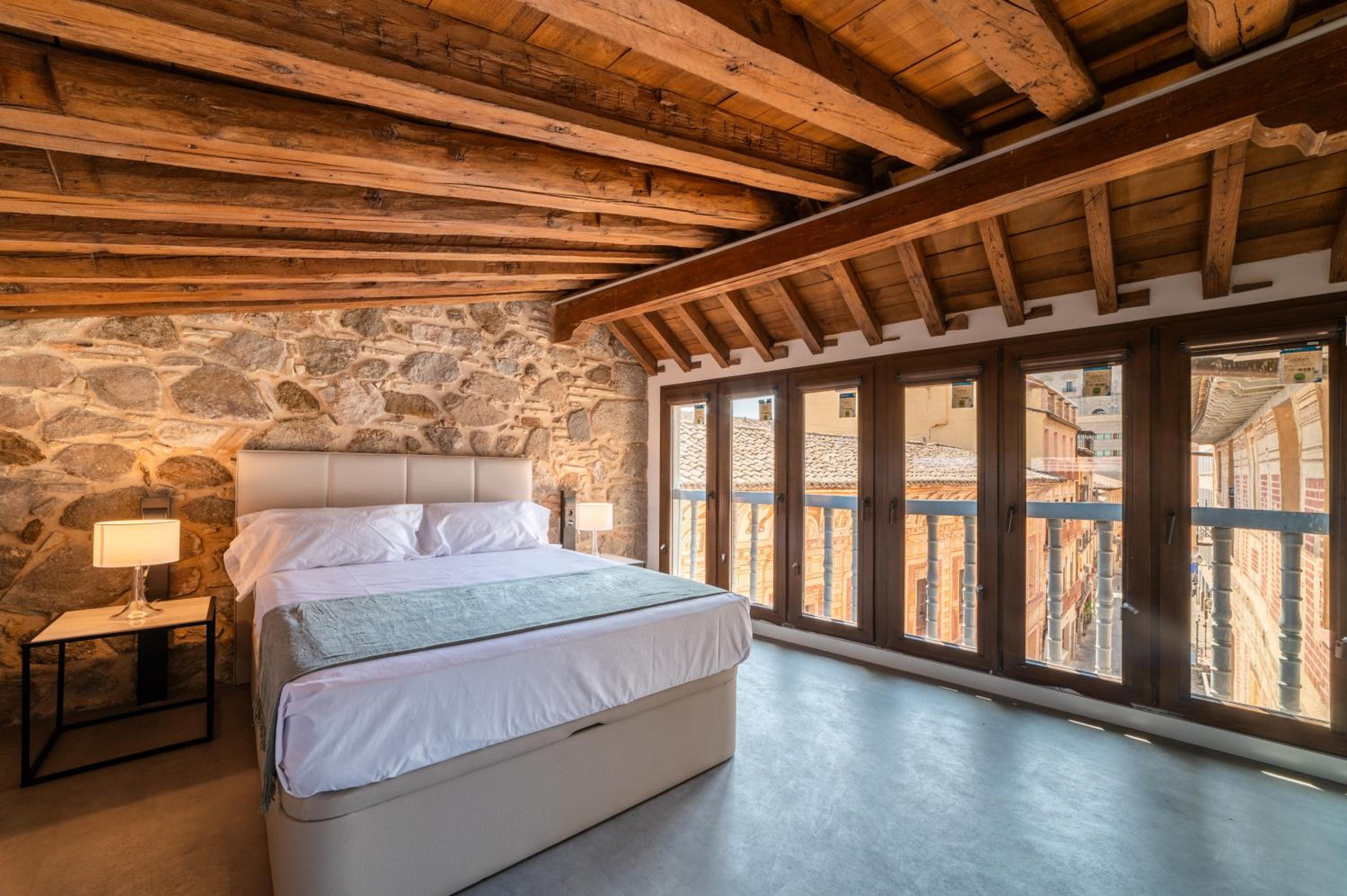 Apartamentos Santa Fe - Calle Armas by Toledo AP