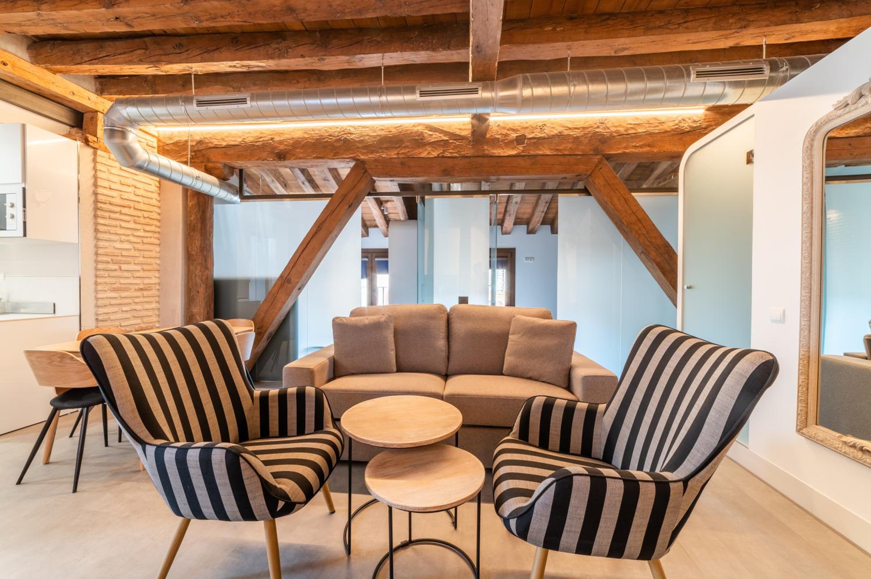 Apartamentos Santa Fe - Calle Armas by Toledo AP