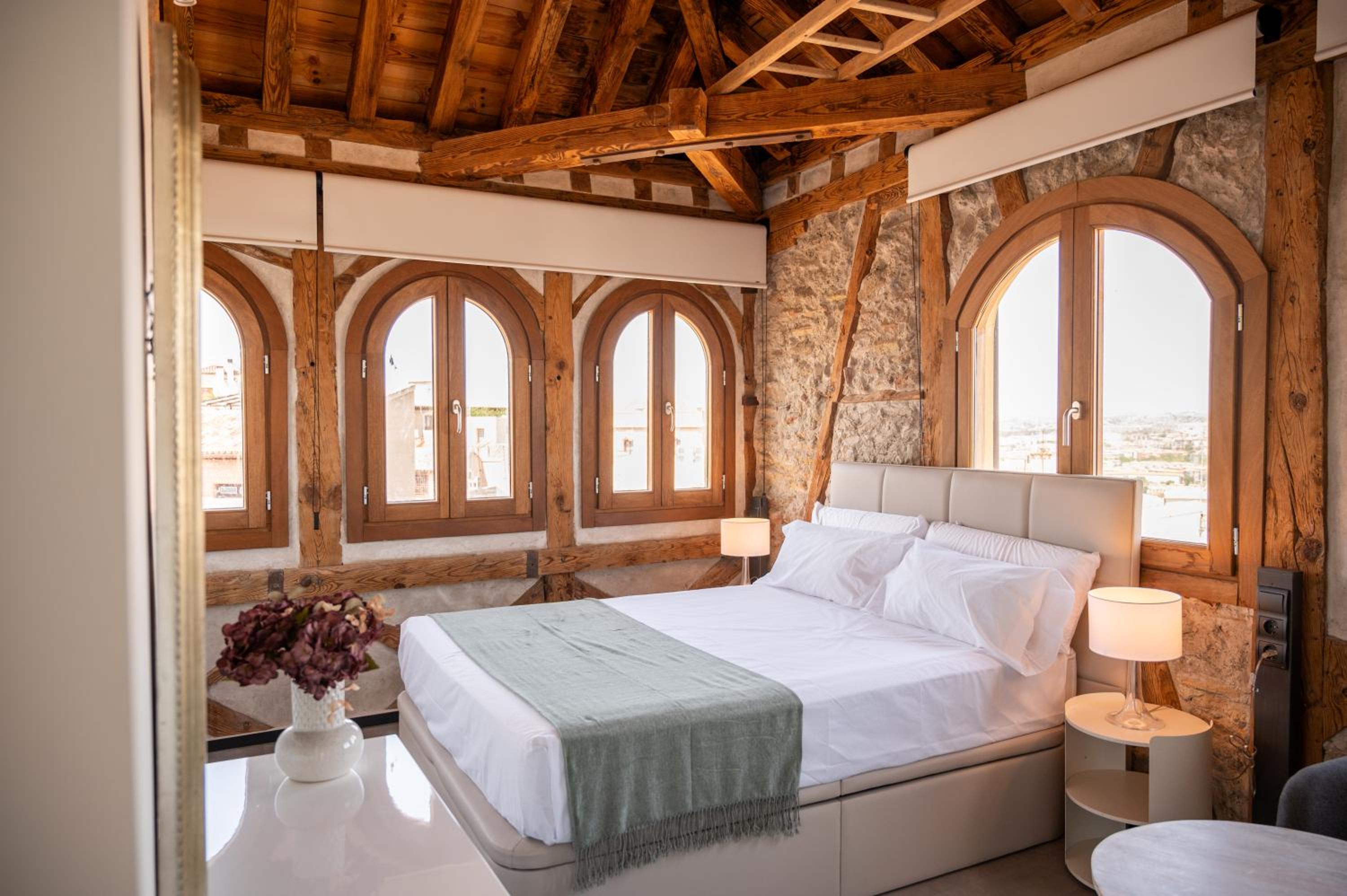 Apartamentos Santa Fe - Calle Armas by Toledo AP