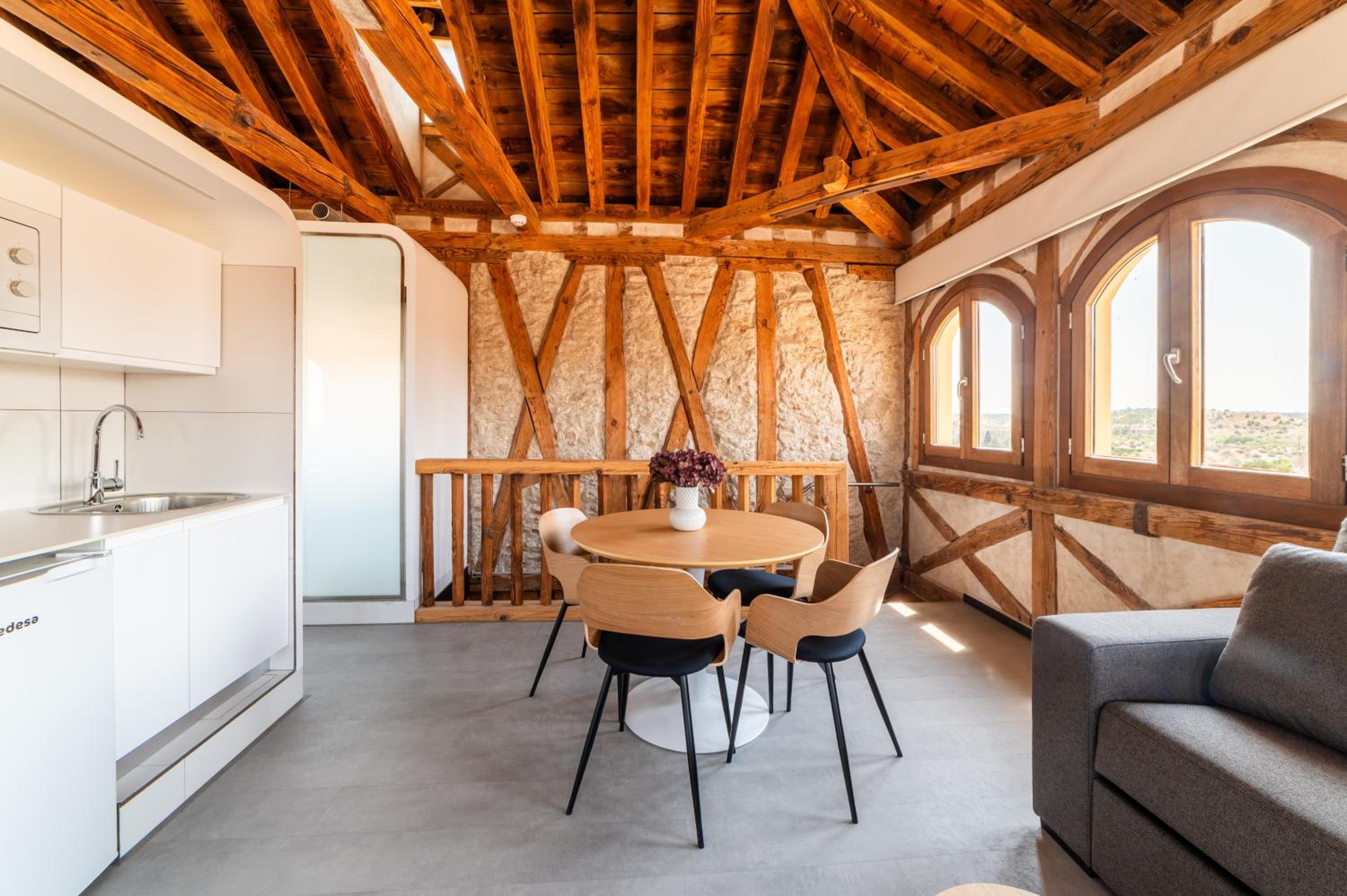 Apartamentos Santa Fe - Calle Armas by Toledo AP