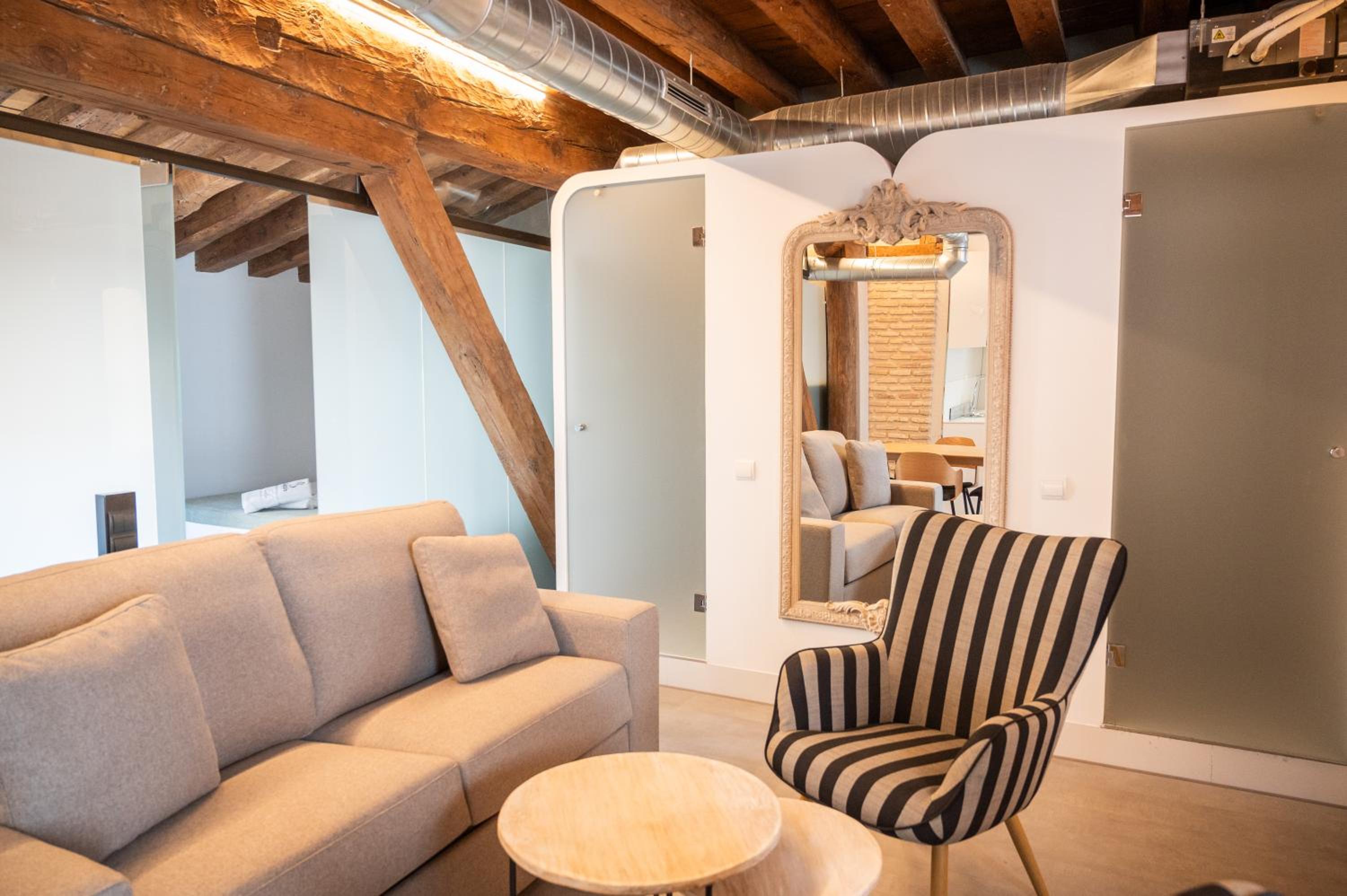 Apartamentos Santa Fe - Calle Armas by Toledo AP