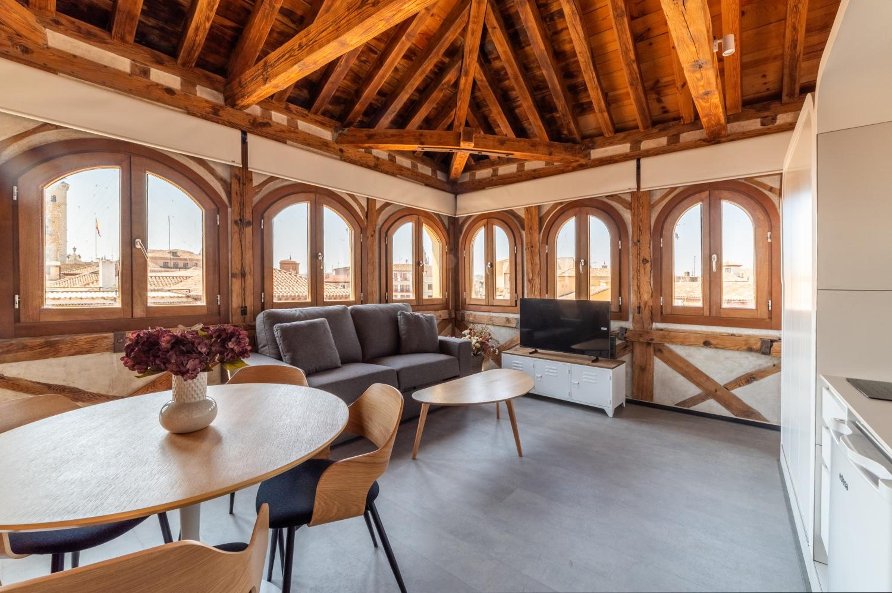 Apartamentos Santa Fe - Calle Armas by Toledo AP