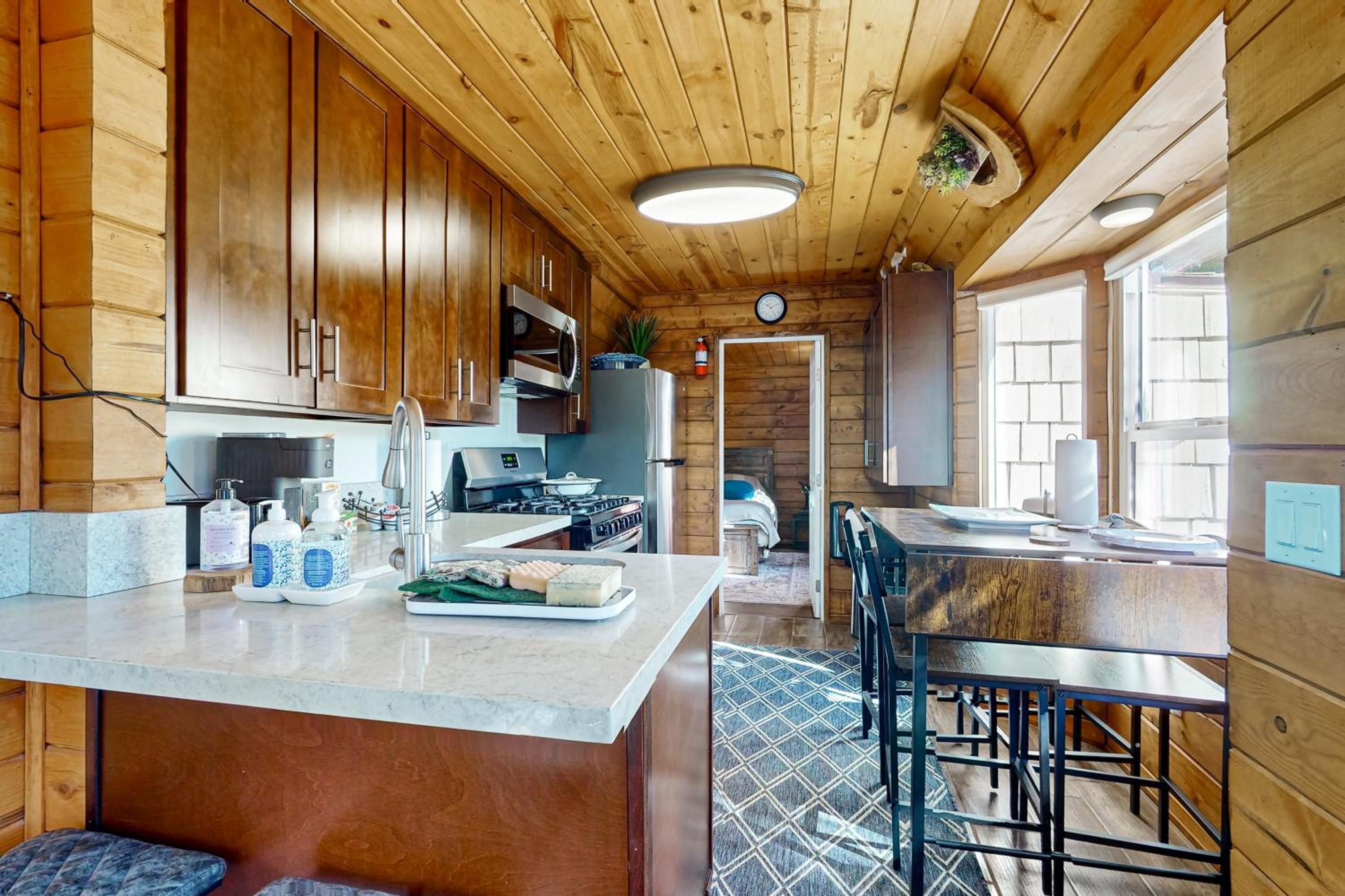 Relaxing Retreat with Deck, 1 Mi to Lake Arrowhead!