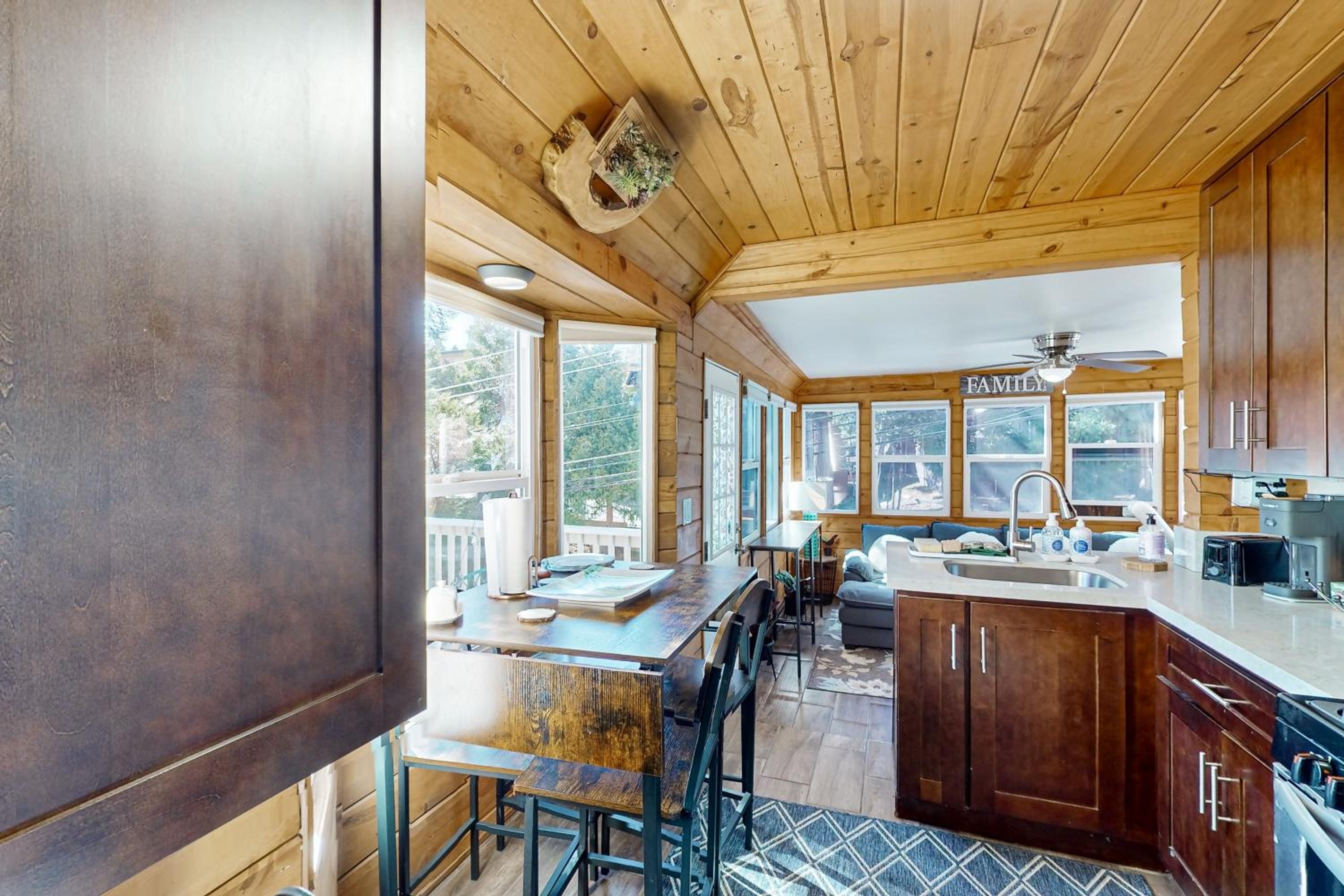 Relaxing Retreat with Deck, 1 Mi to Lake Arrowhead!