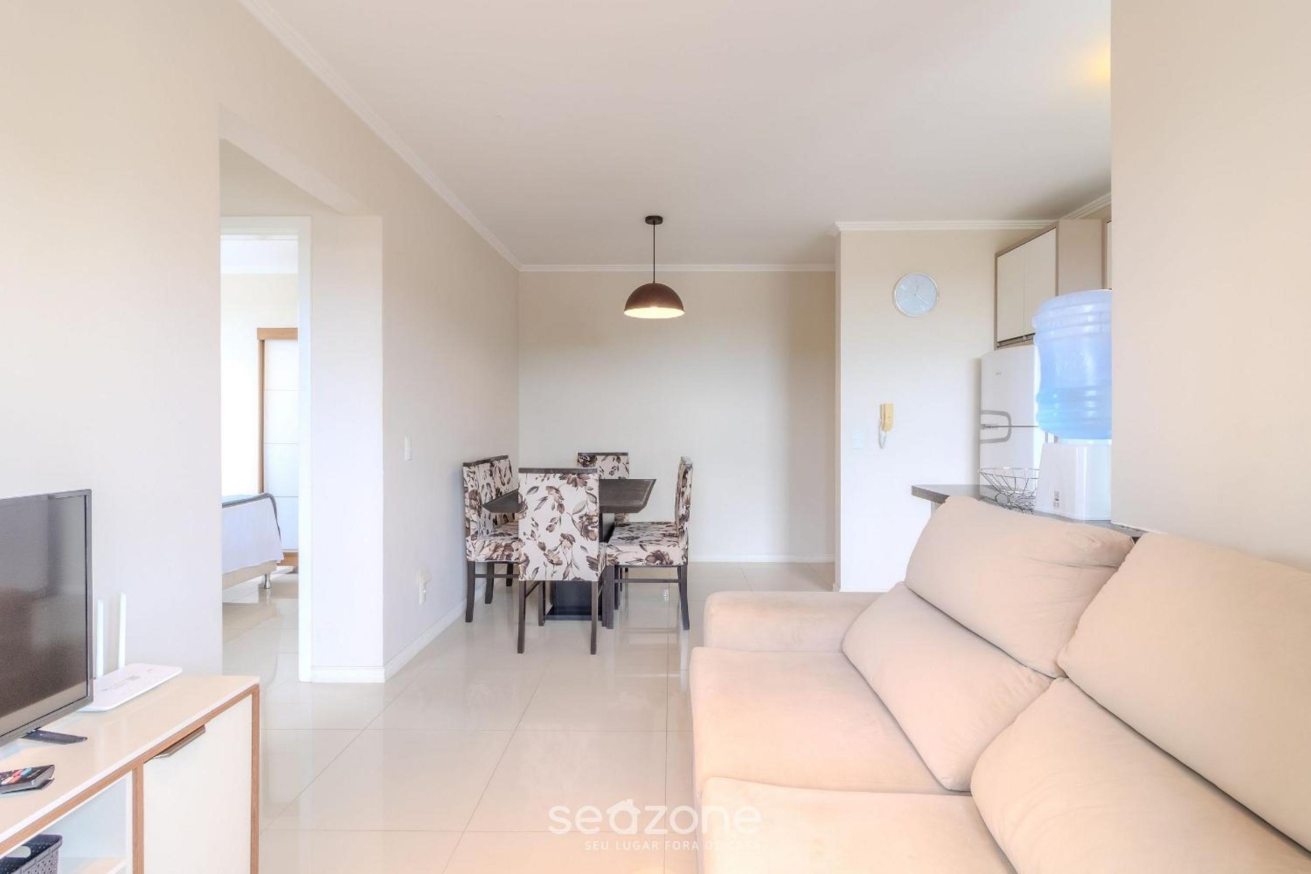 Building with a pool 400m from Beach - LEA
