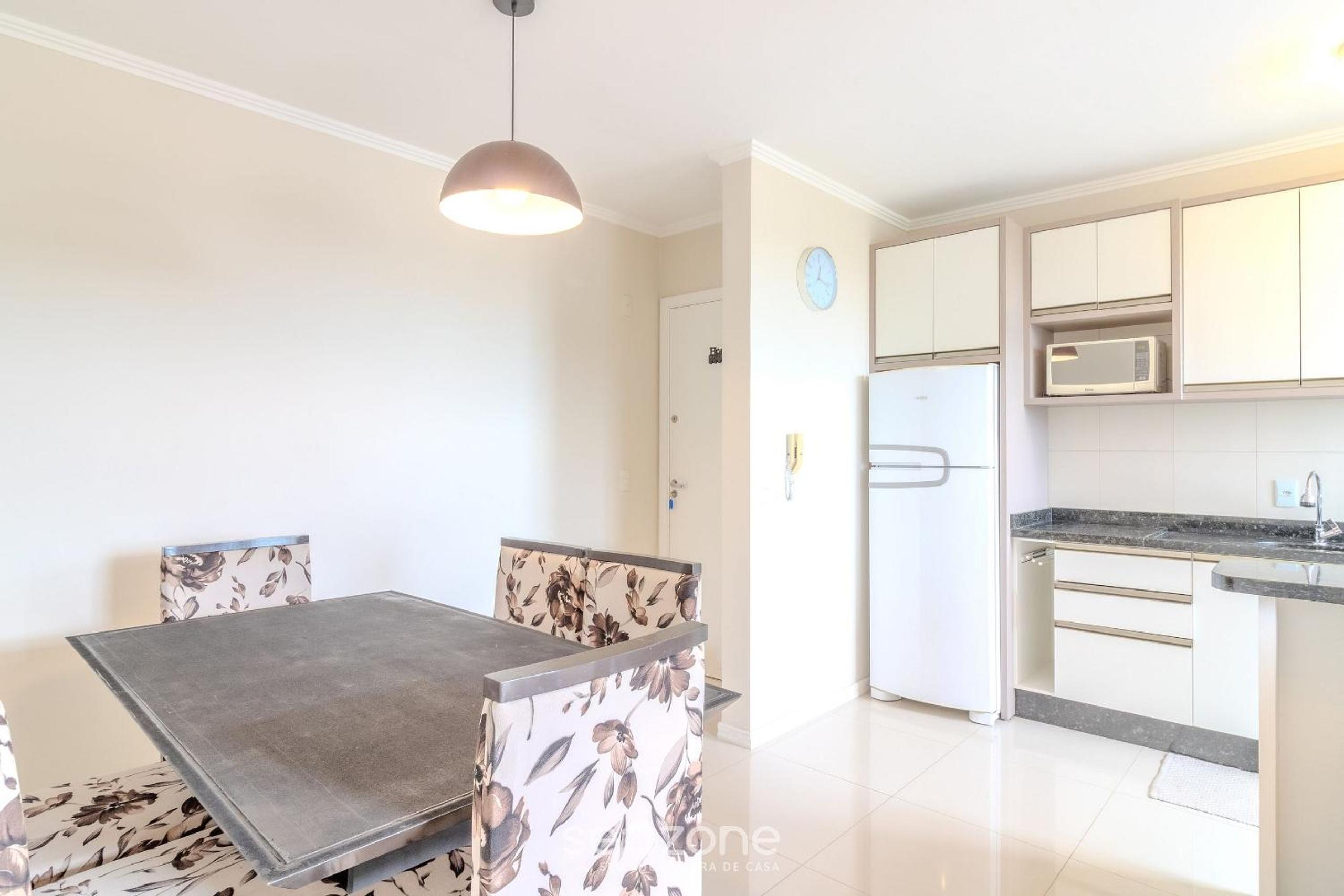 Building with a pool 400m from Beach - LEA