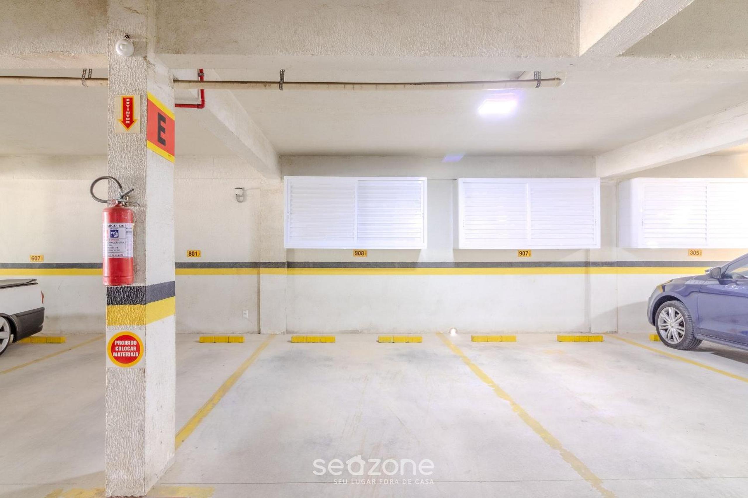 Building with a pool 400m from Beach - LEA
