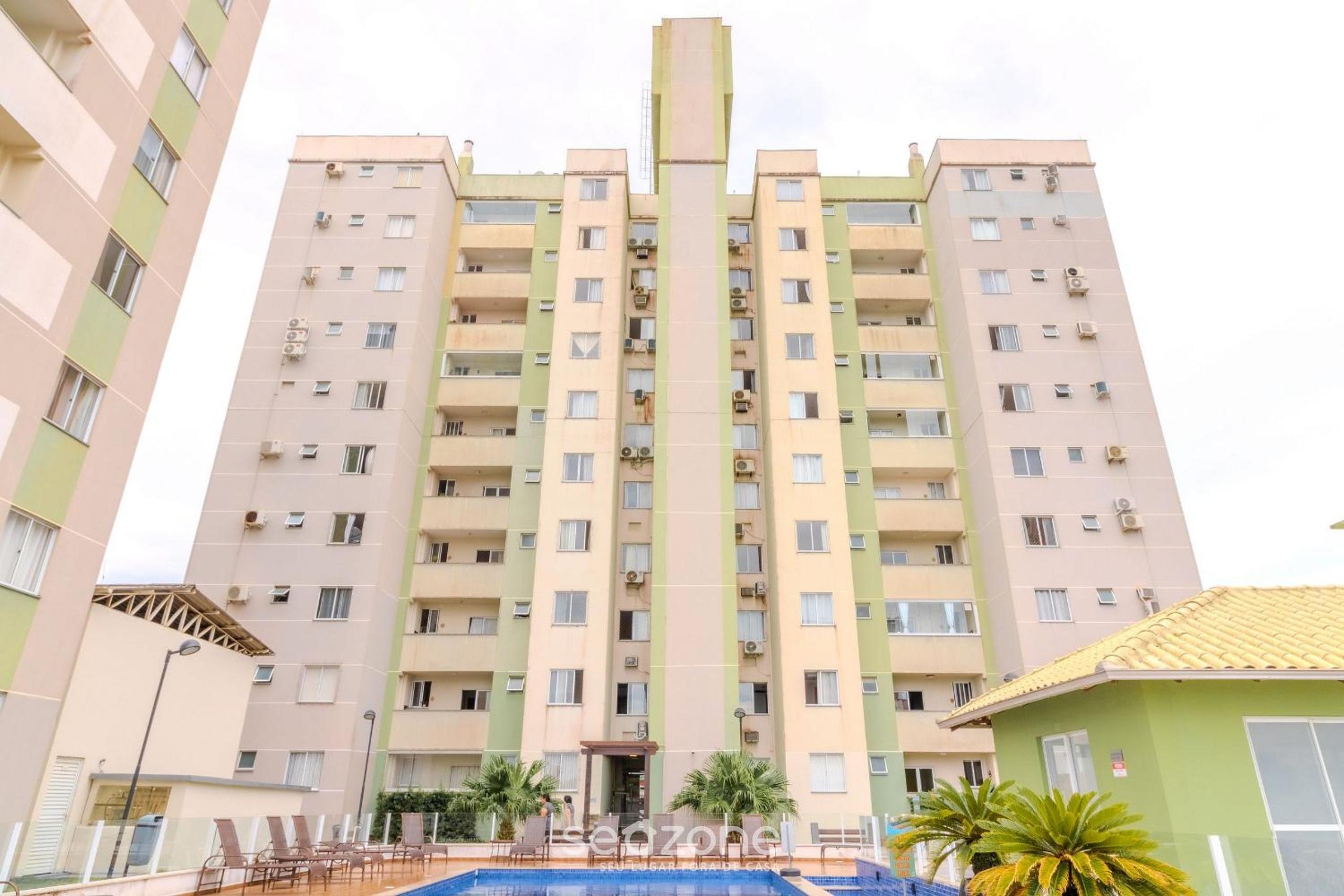 Building with a pool 400m from Beach - LEA