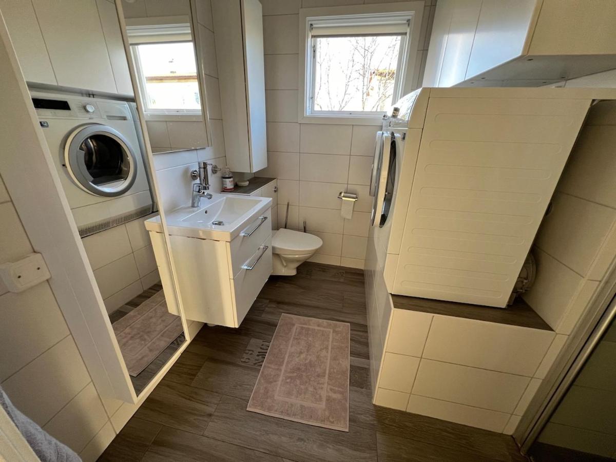 Central penthouse rooms near ferry, bus, nature