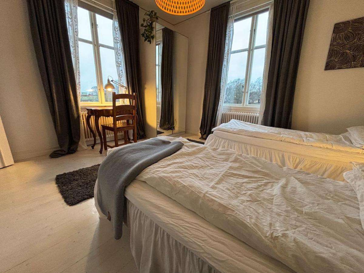 Central penthouse rooms near ferry, bus, nature